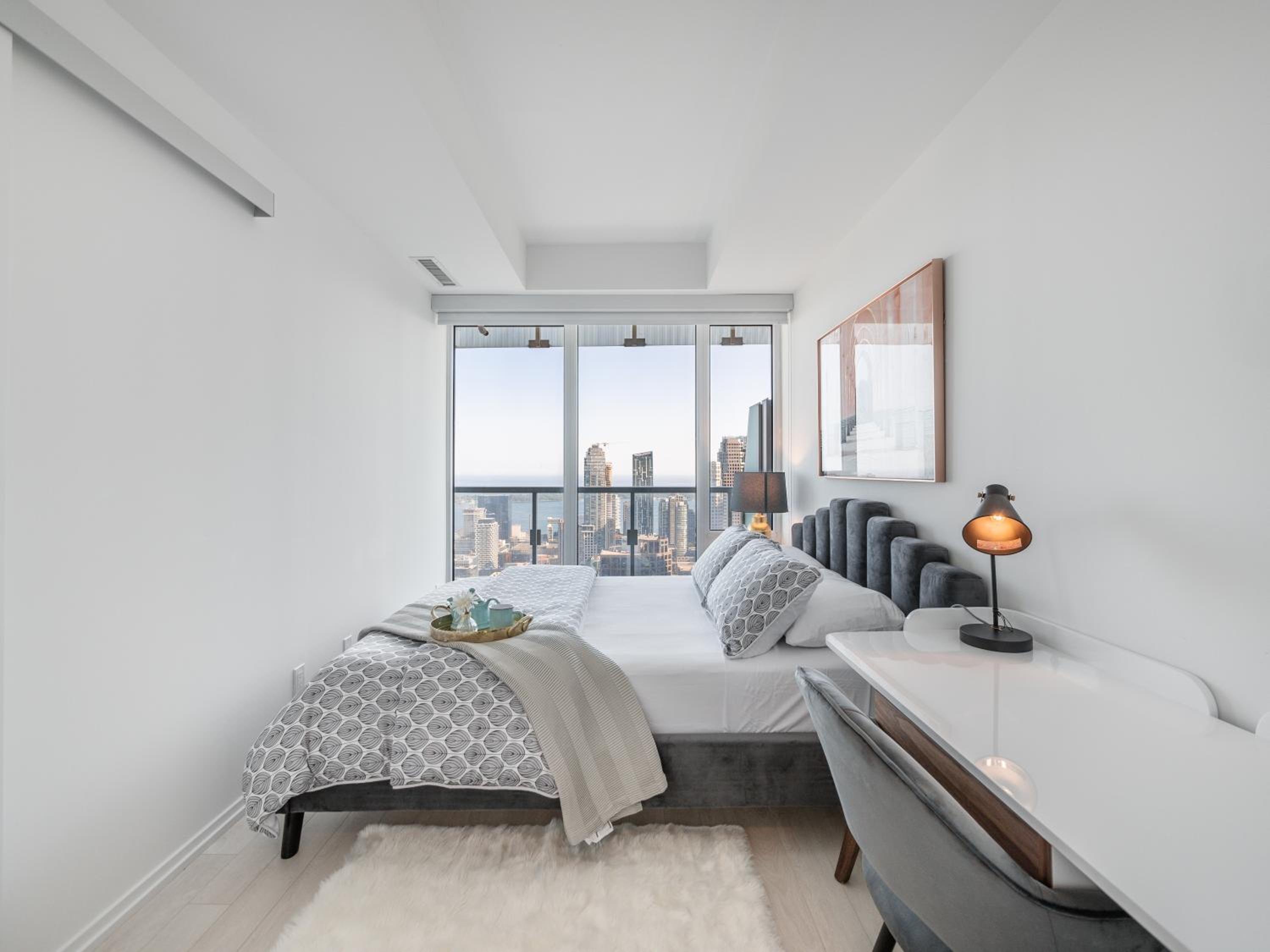 Designer 1BR Suite with CN Tower, Skyline view