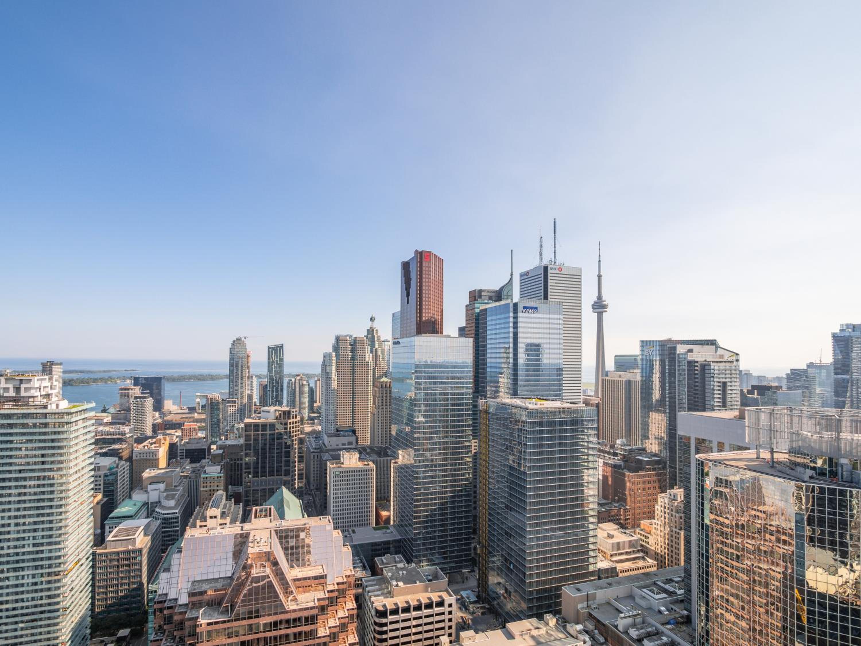 Designer 1BR Suite with CN Tower, Skyline view