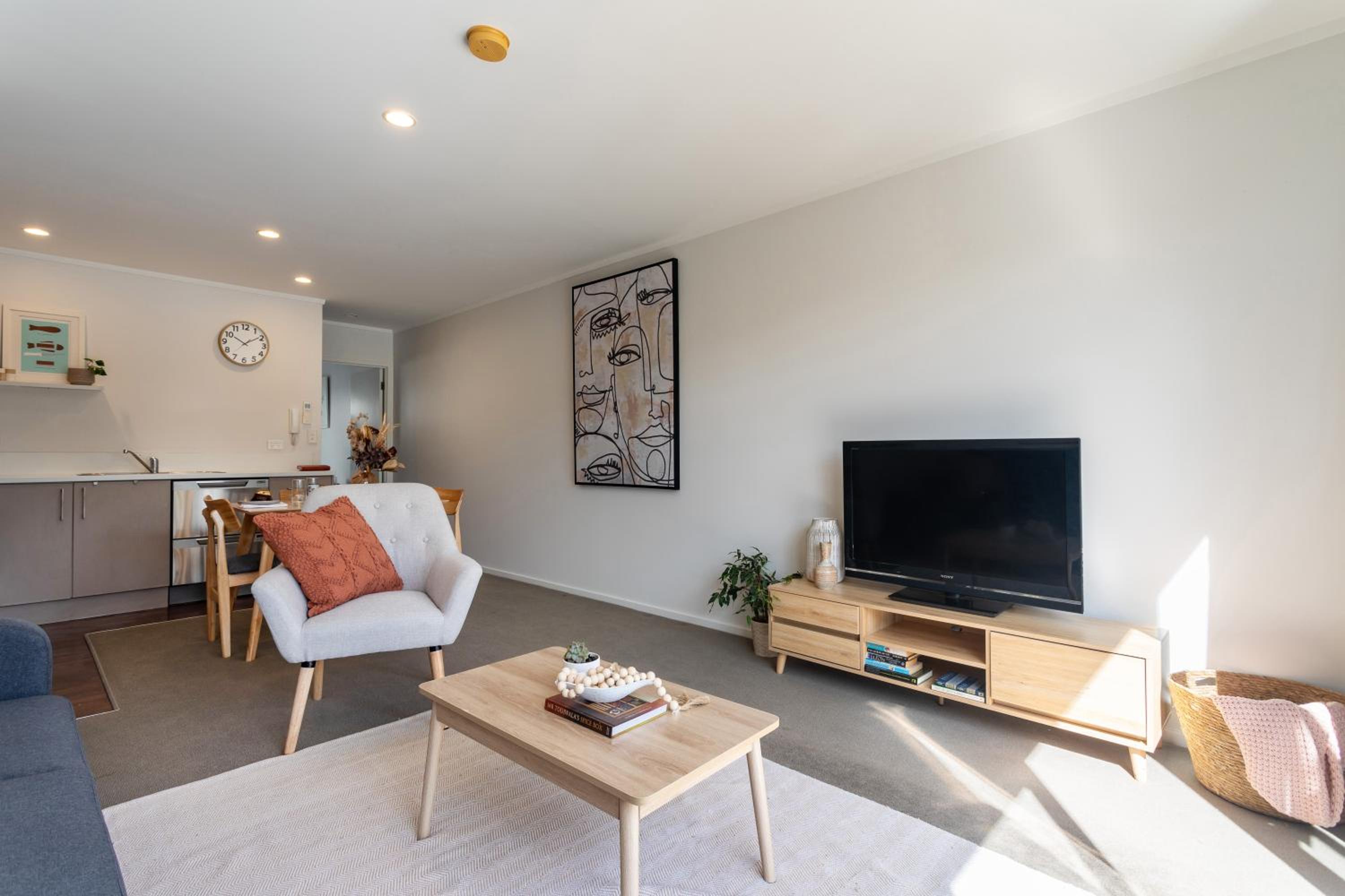 Bright Morningside Apartment