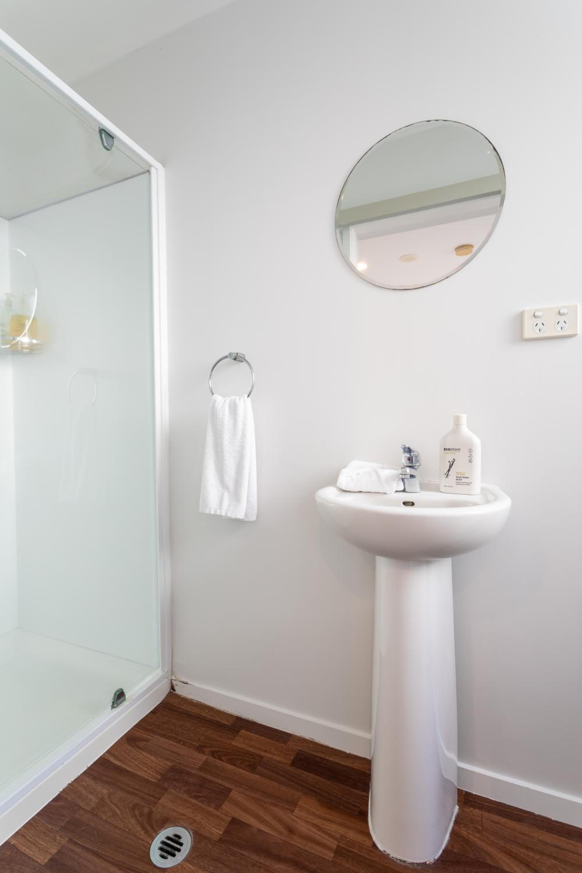 Bright Morningside Apartment