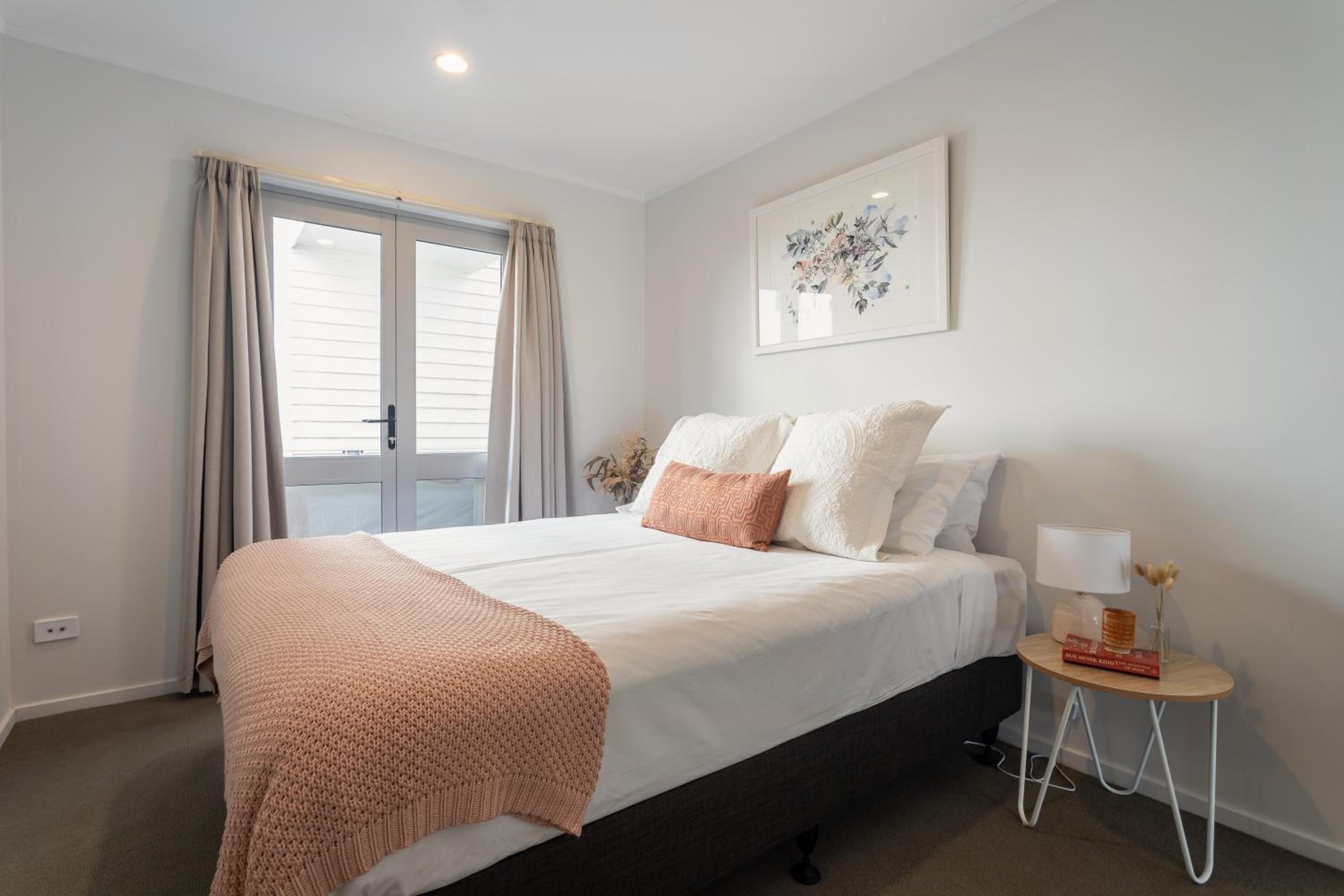 Bright Morningside Apartment