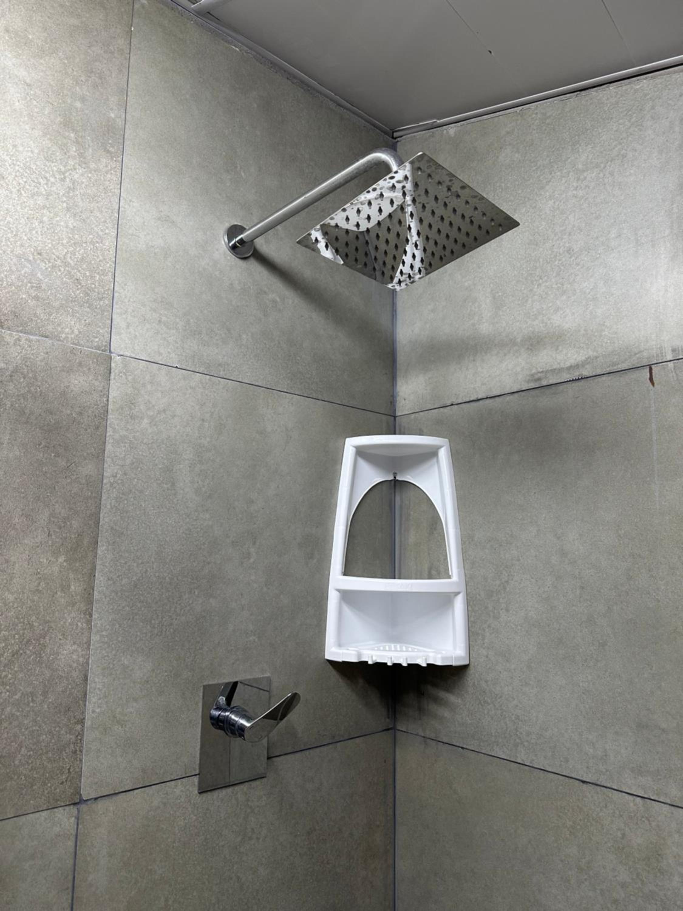 Baños de Agua Santa cocina con horno y todo para cocinar y servir view 4