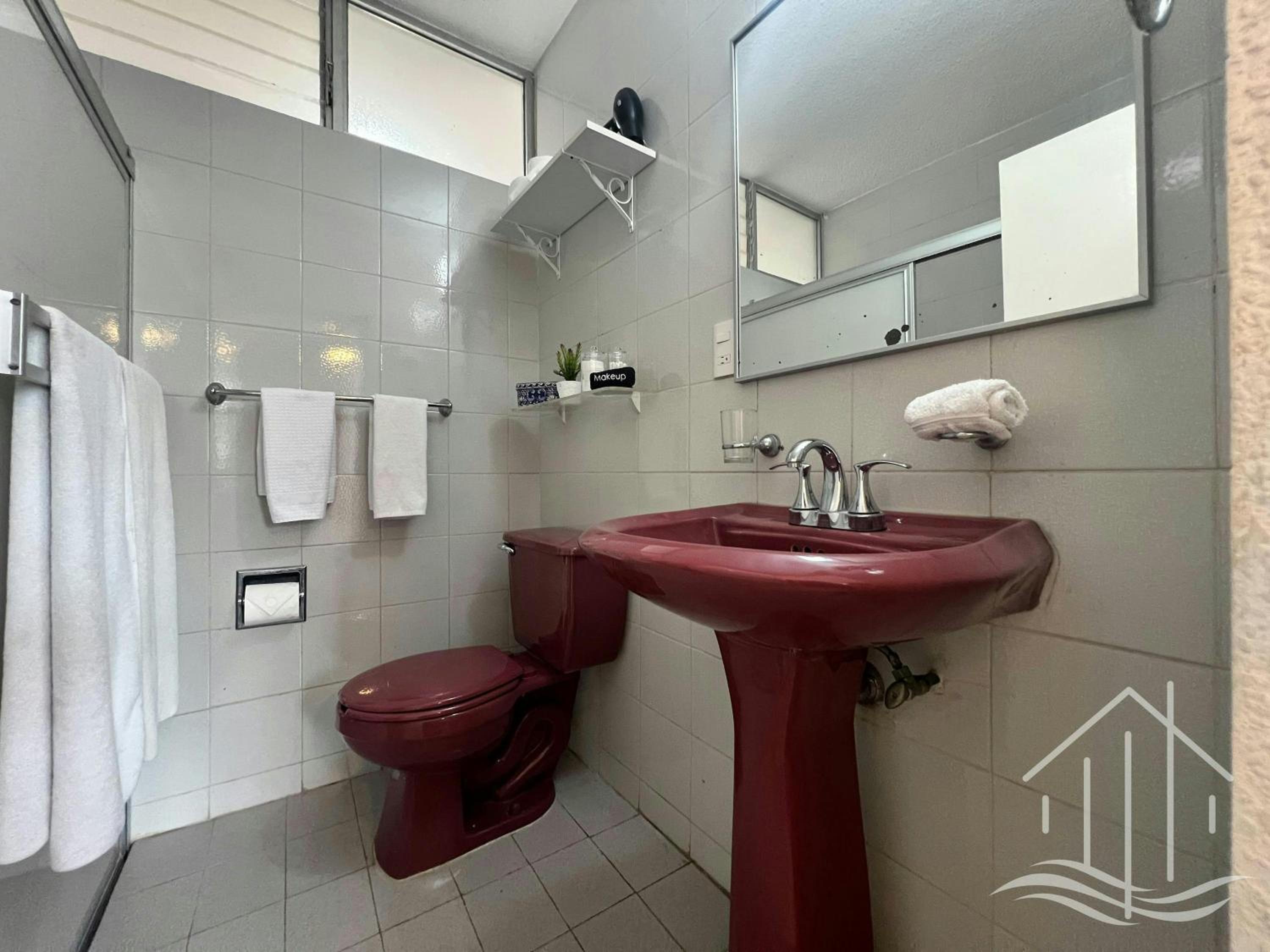 5 Star Location-Promo-Sleeps 6-100 Walk Score-Near Beach & Restaurants view 5