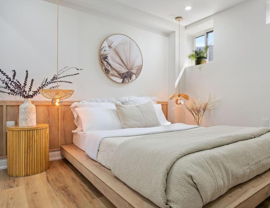 fully Yours, Brand New Basement, private entrance