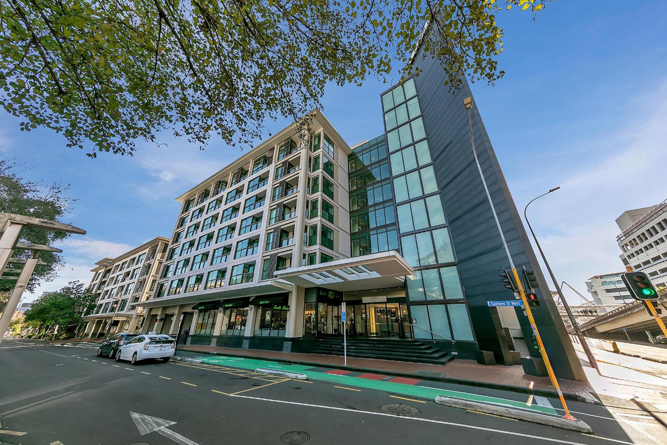 Stunning Auckland Harbour Views