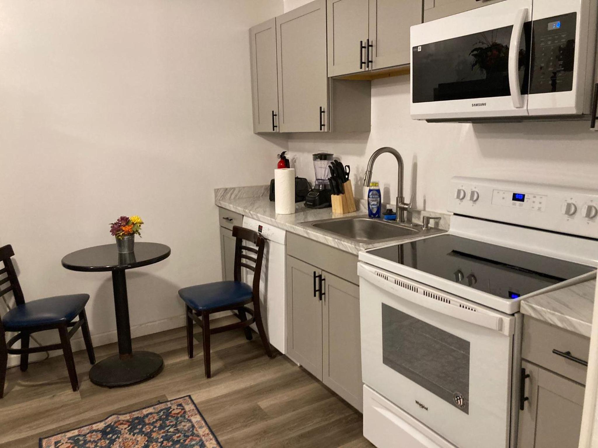 3 BR Guest House Get Away Ideal location view 4