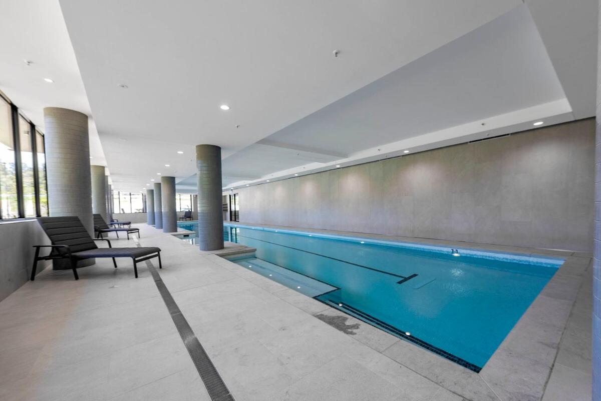 Perfect location with 5 star amenities