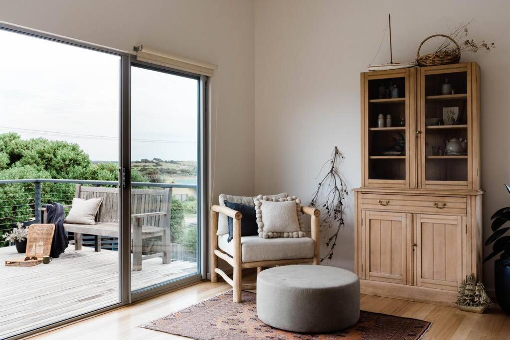 Seafarers Lodge, your seaside surf haven, pup friendly