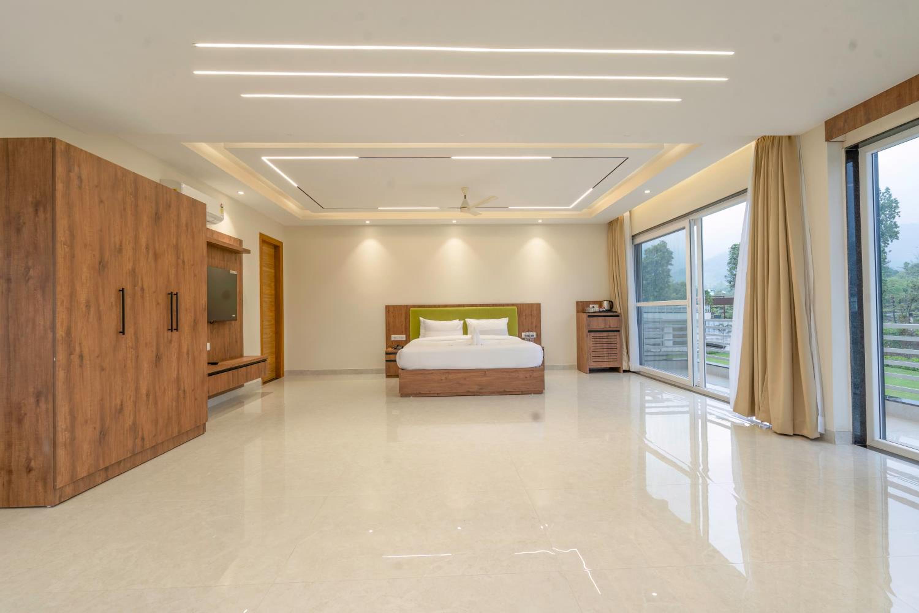 Corbett Four Seasons