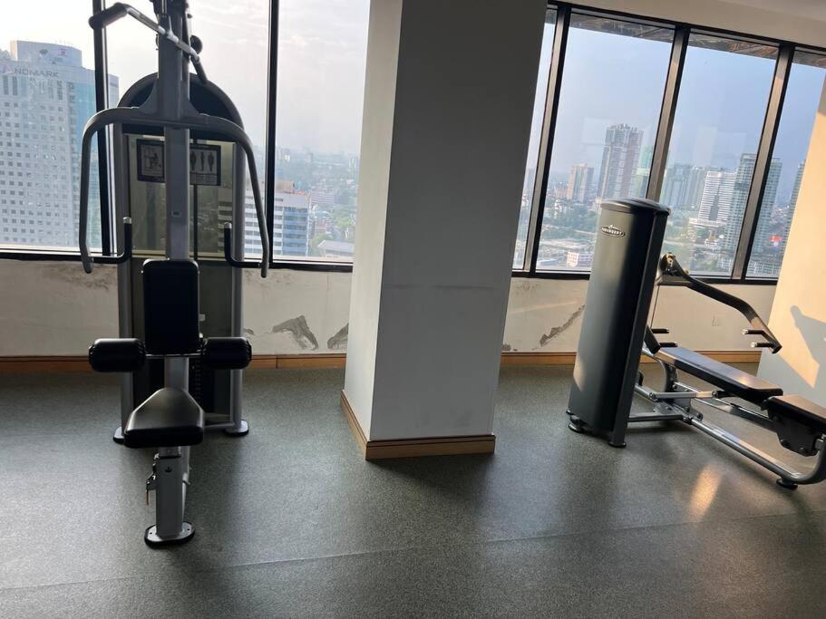 Suasana Suites condo with pool opposite Citysquare