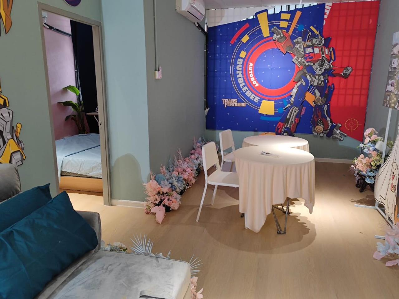 Georgetown Transformer Theme staycation up to 7 pax Netflix YouTube Playstation photo 1