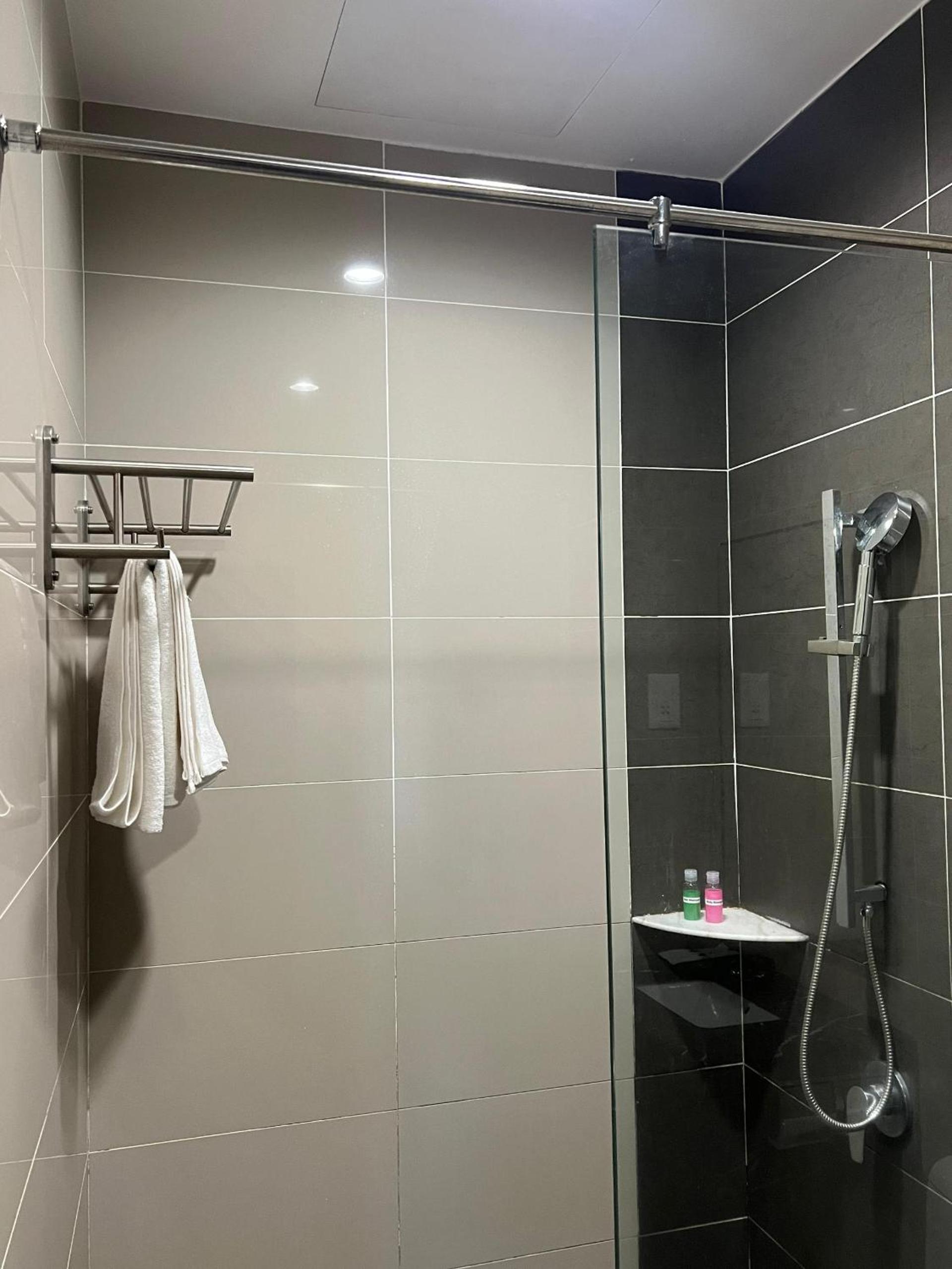 Teamwork Melaka - Entire Studio Apartment in Ayer Keroh photo 2