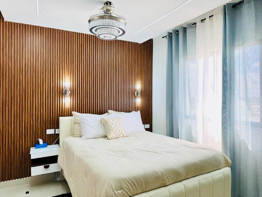 Lovely 2 Bed 2 Bath with Pool view 2