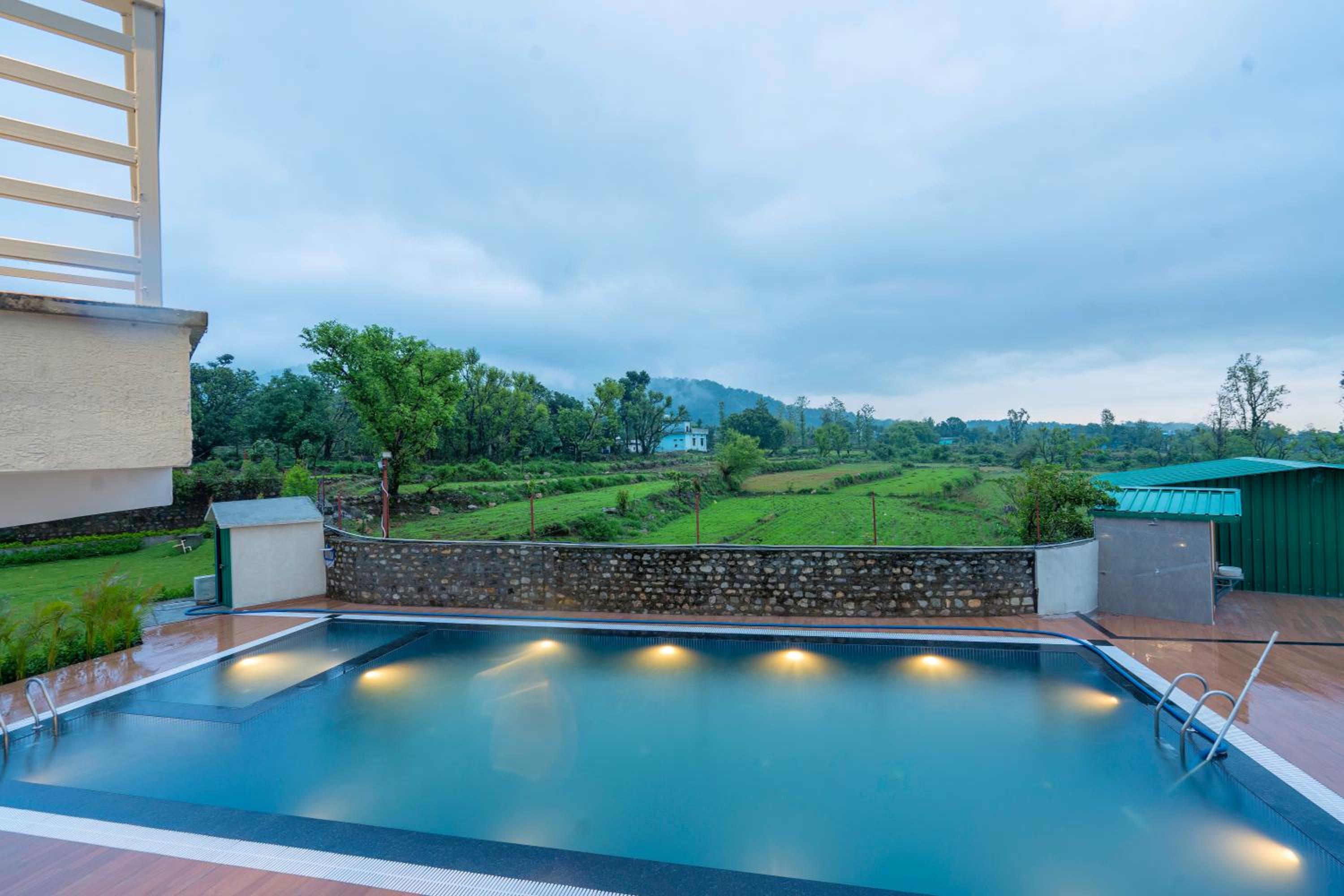 Corbett Four Seasons