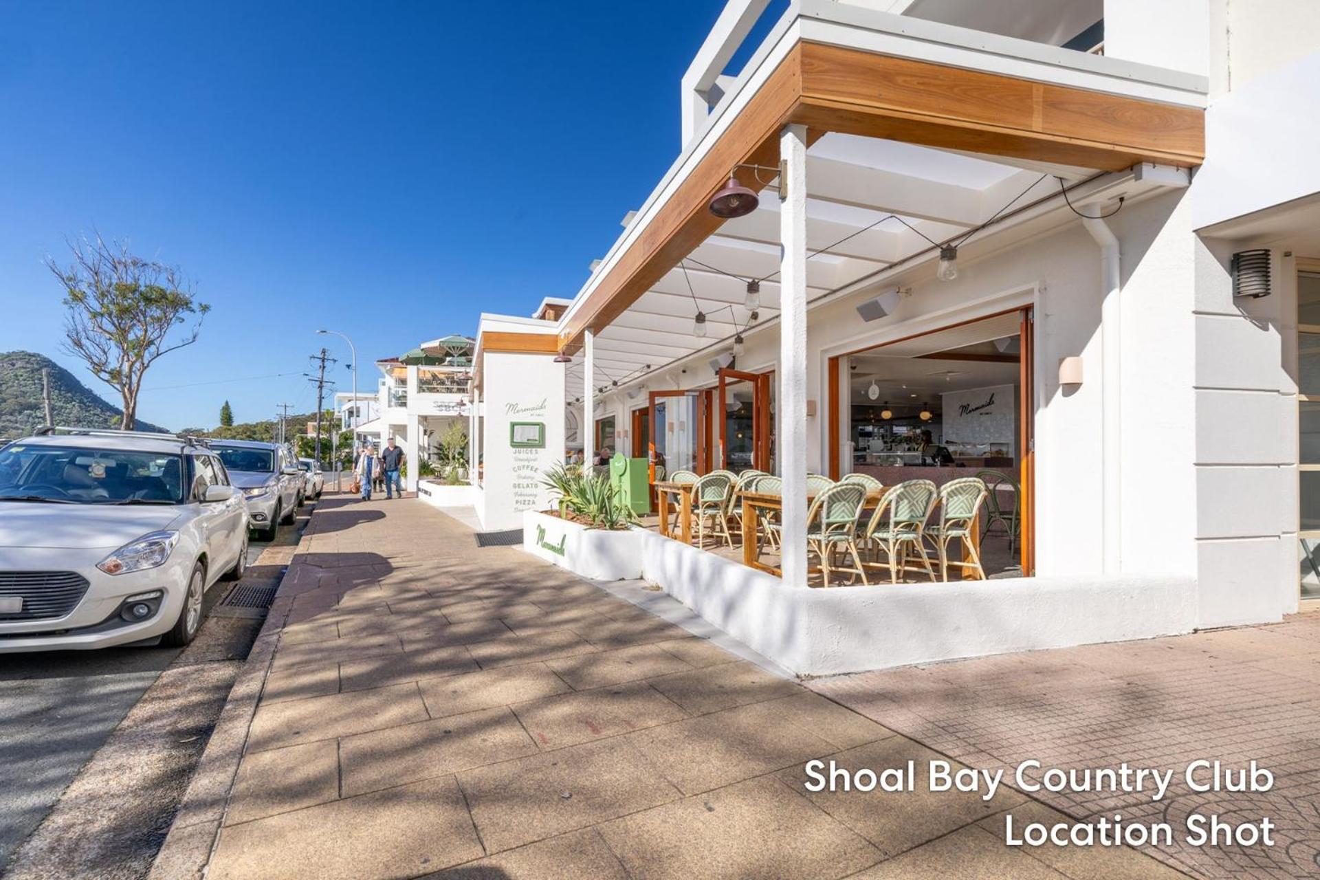 Columbia, 3 12 Columbia Close - large unit with fantastic water views and wifi
