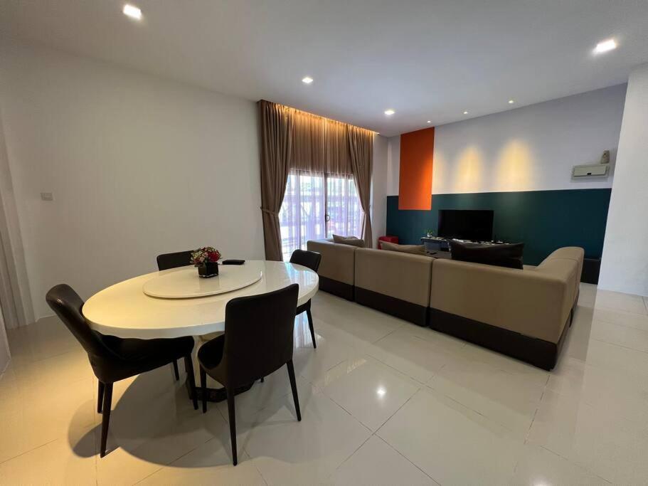 Jk CozyHome 10Pax 100Mbps 2Carparks photo 4