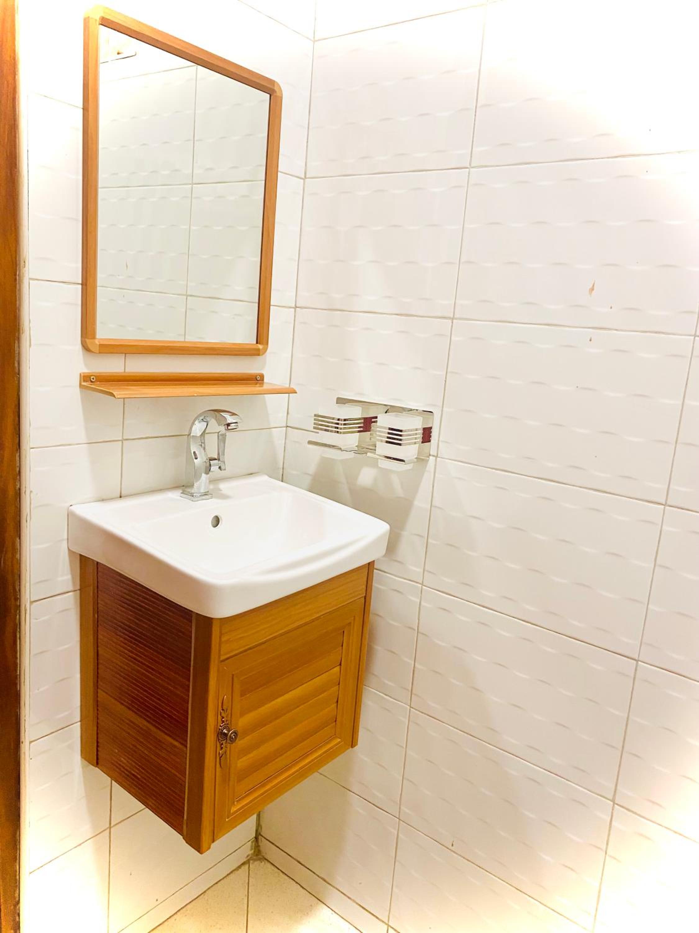 Lee furnished home 2 view 3