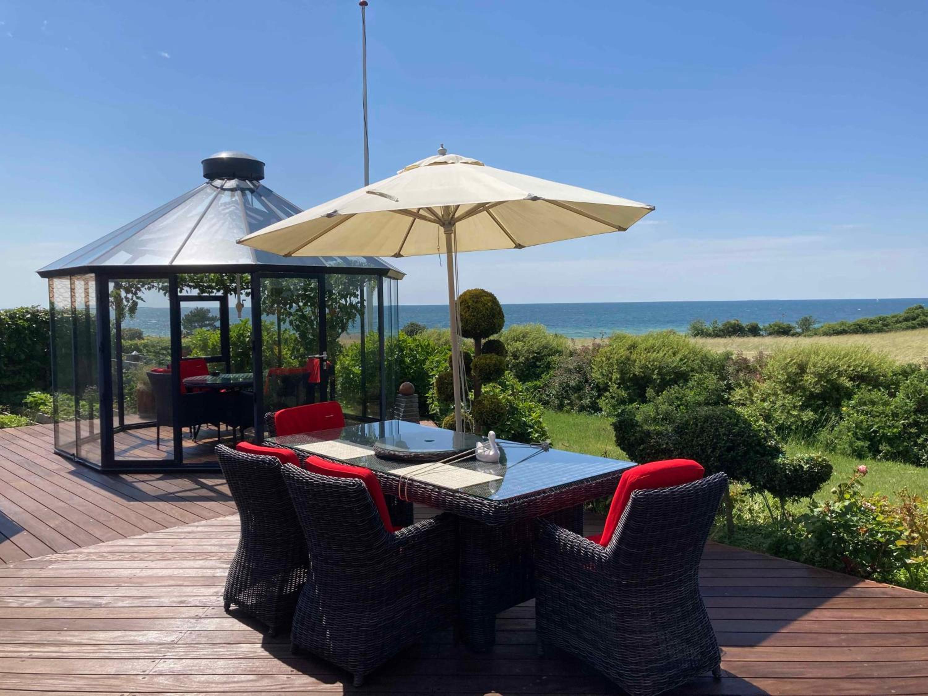 Outstanding Close To Nice Beachh