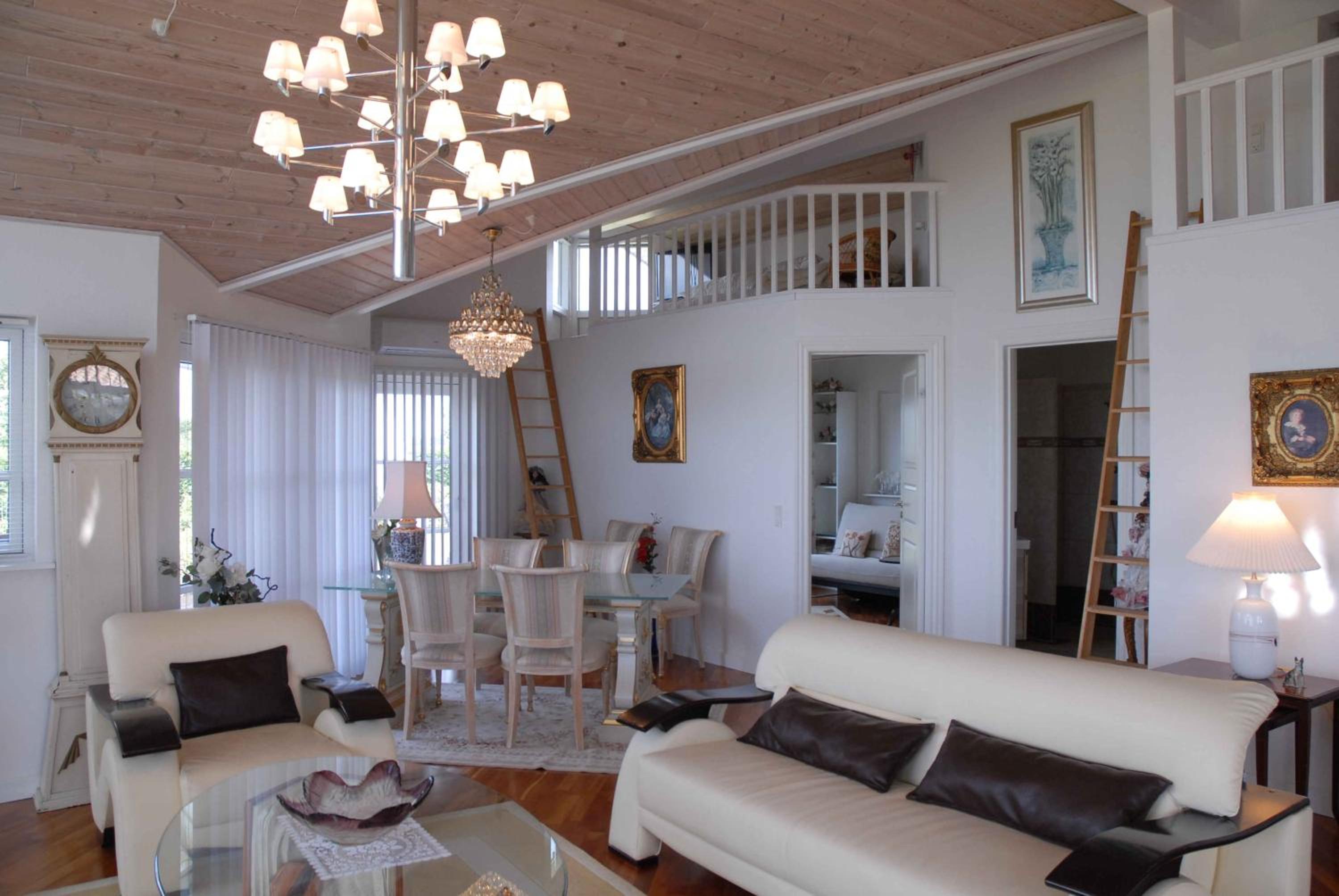 Outstanding Close To Nice Beachh
