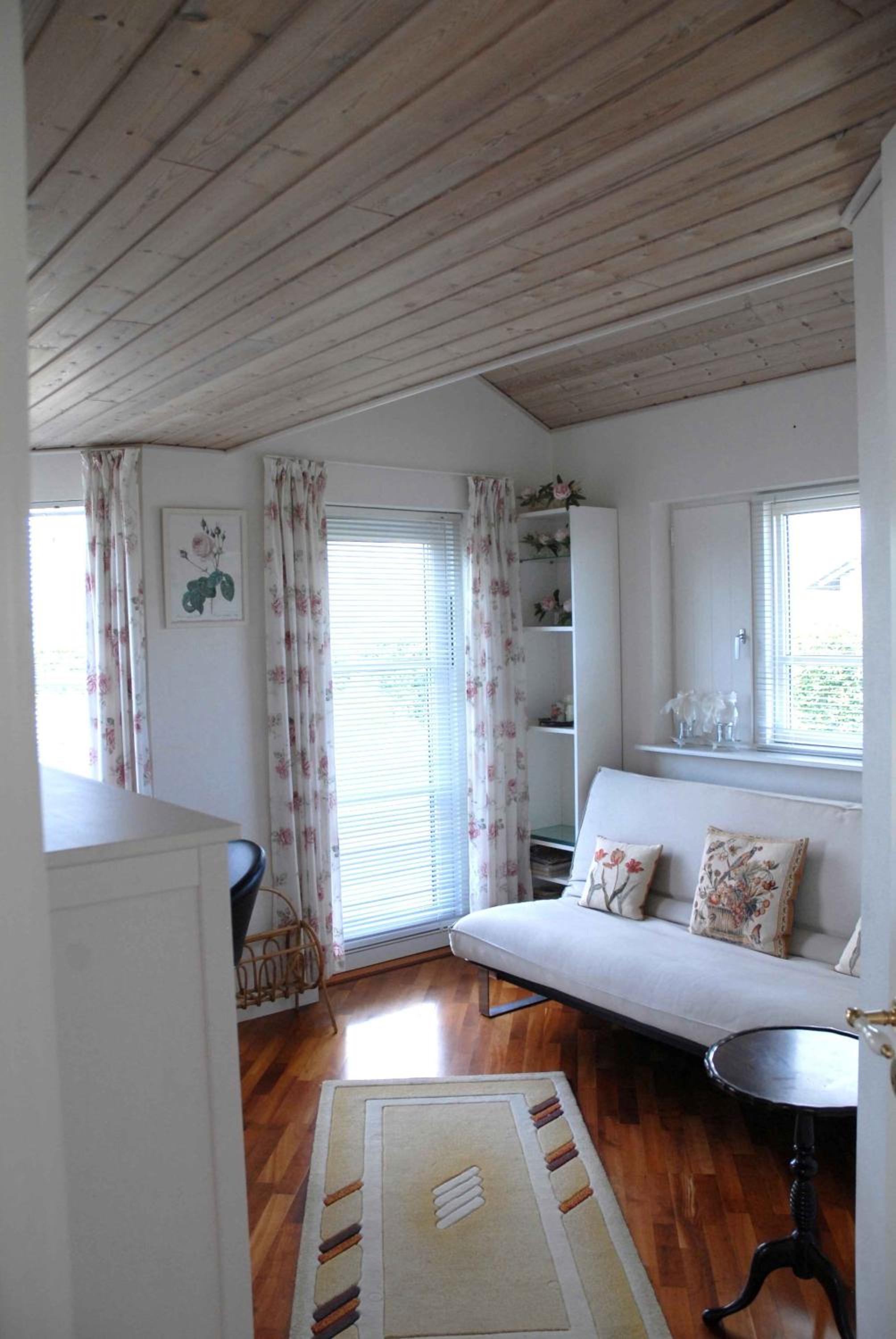 Outstanding Close To Nice Beachh