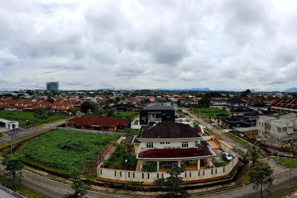 Jk CozyStay 10Pax 300Mbps 3BedR 2BathR 2ShadedCarpark photo 3