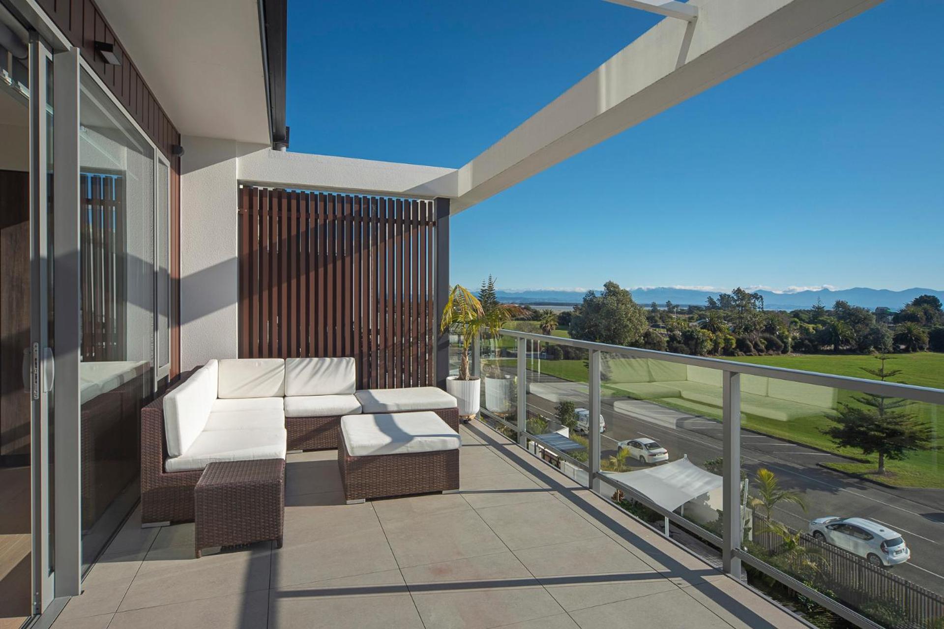 Oceanview Beach Apartment view 2