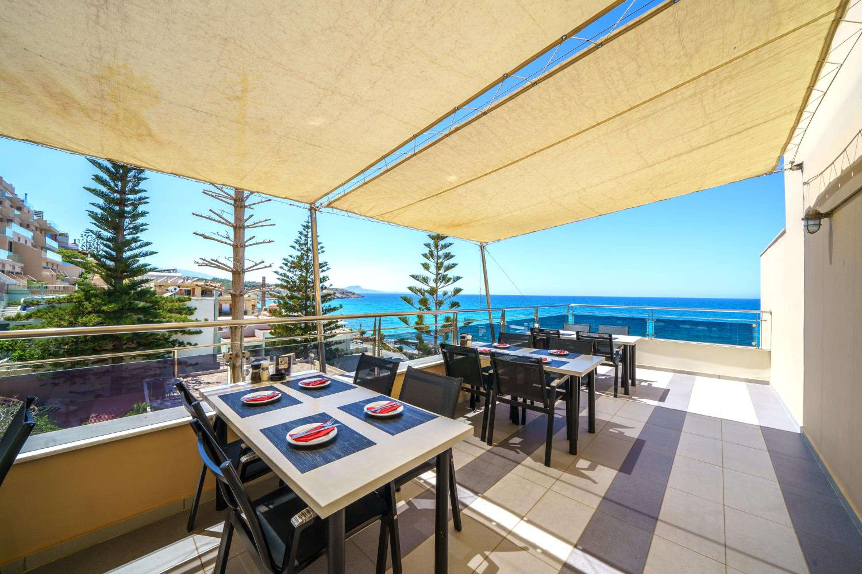 Macaris Suites & Spa