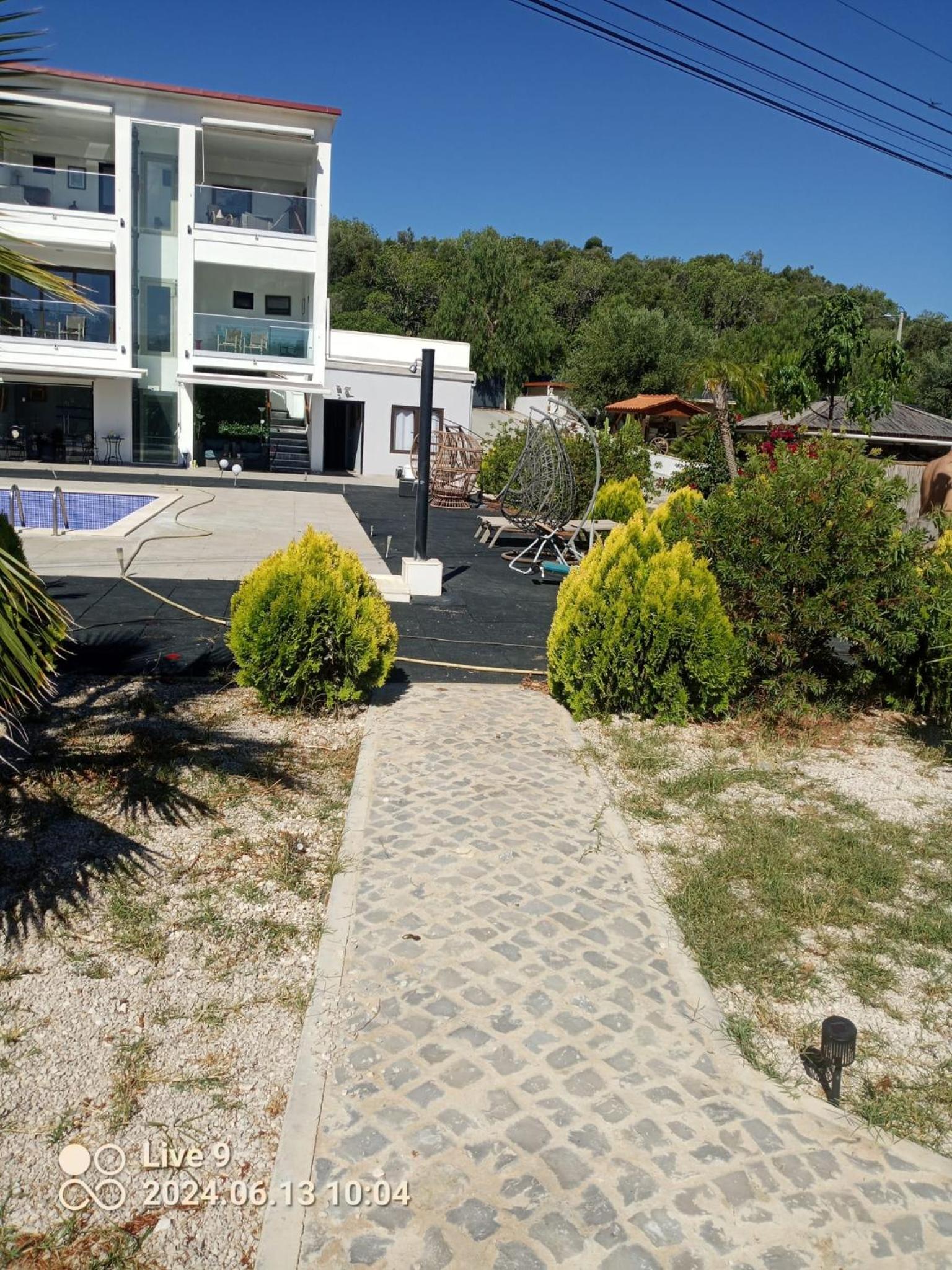 Photo 13