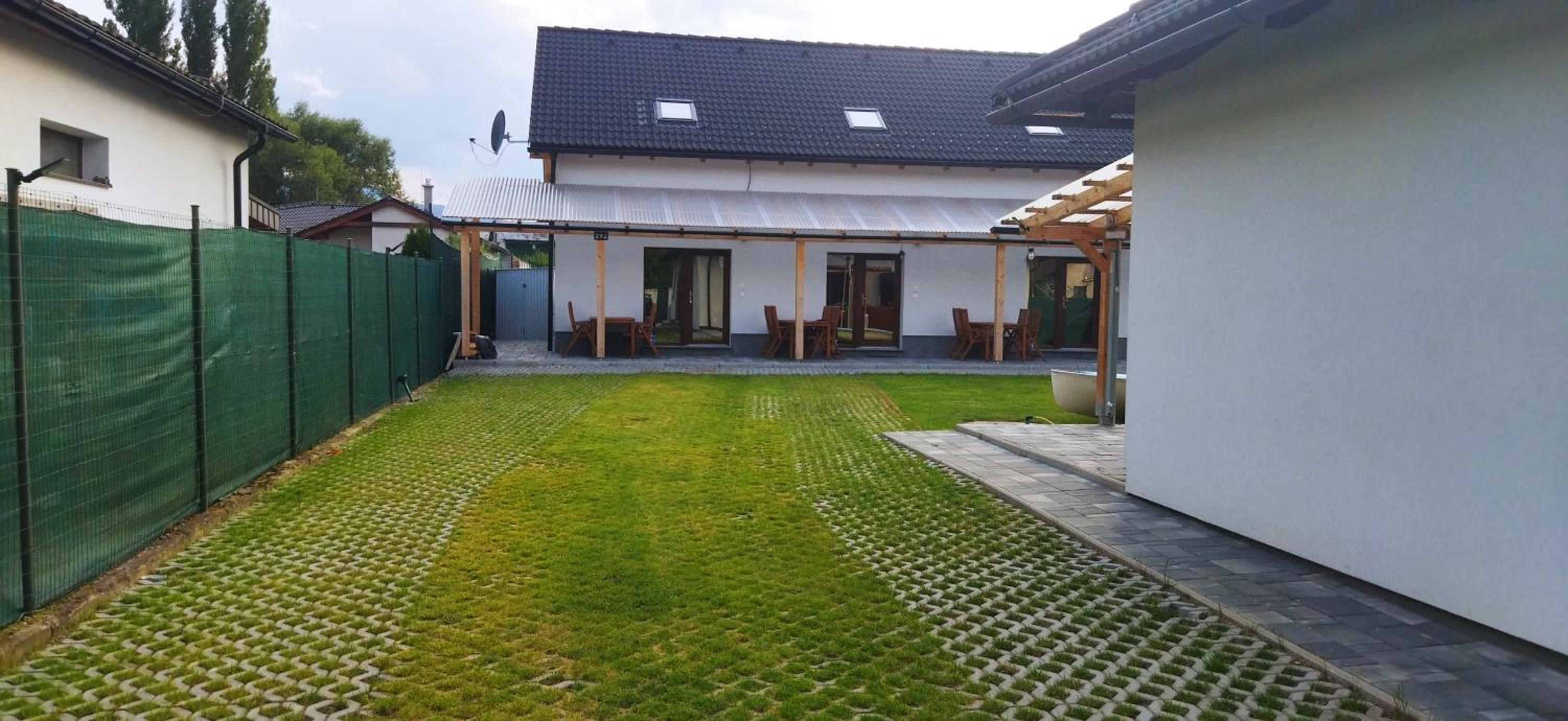 Hotel Apartment house with sauna and jacuzzi Svätý Kríž 1 - Image 1