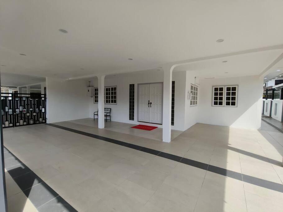 Jk Home 36Pax ComboStay 12BedR 11BathR 6Carpark photo 7