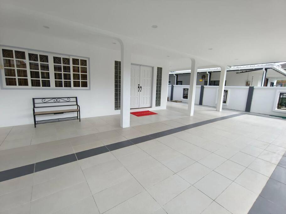 Jk Home 36Pax ComboStay 12BedR 11BathR 6Carpark photo 6
