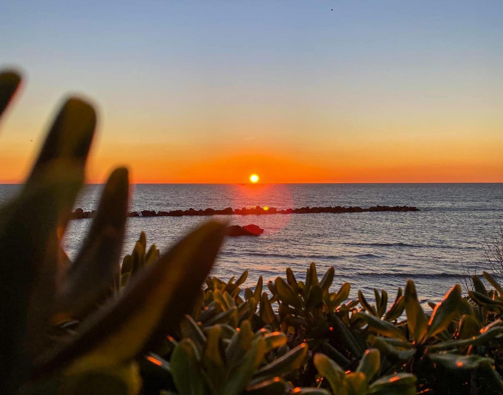 LA PERLA BIANCA Apartment - Near Train Station and Best Beaches with Amazing Sunsets view 2