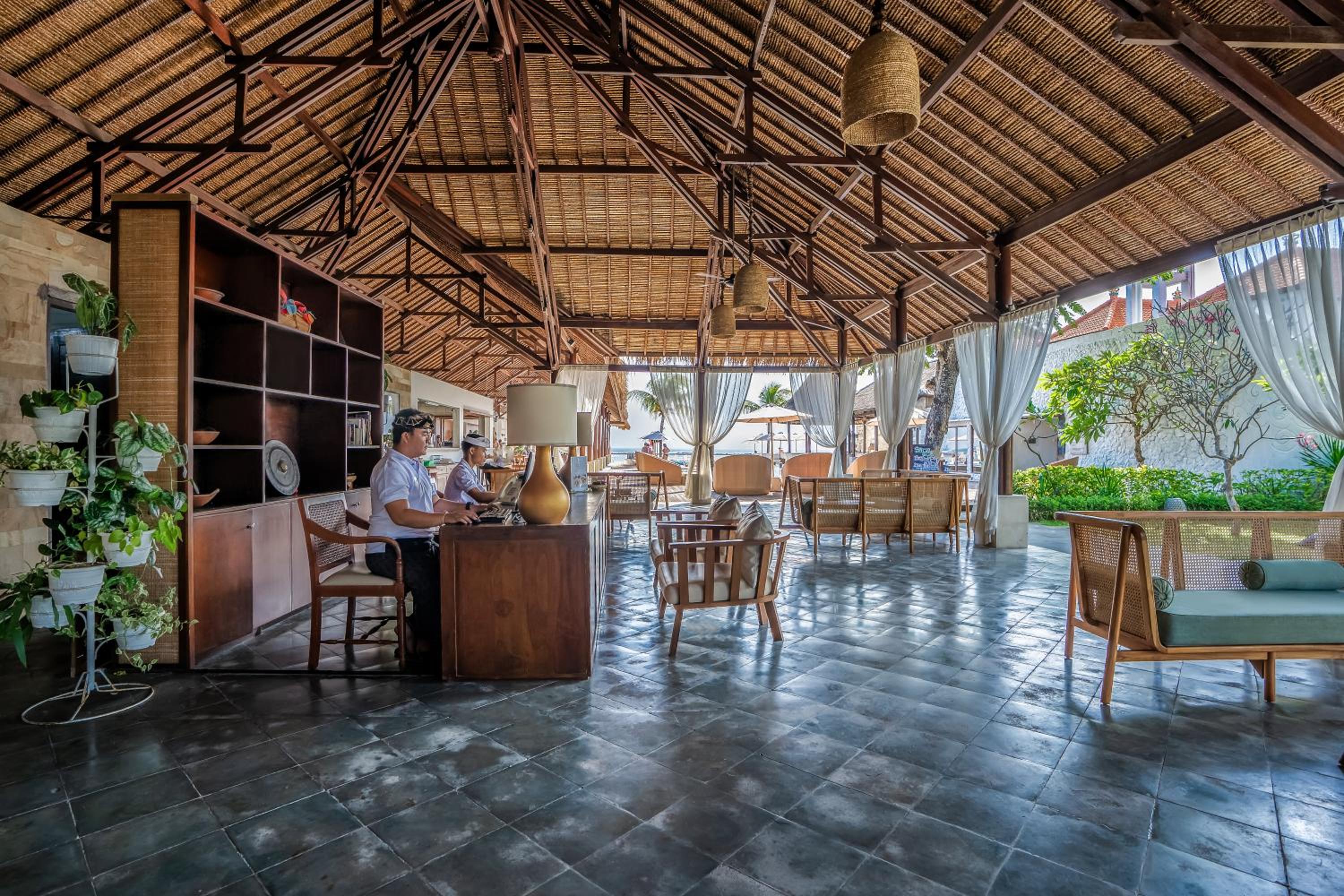 Lembongan Beach Club & Resort