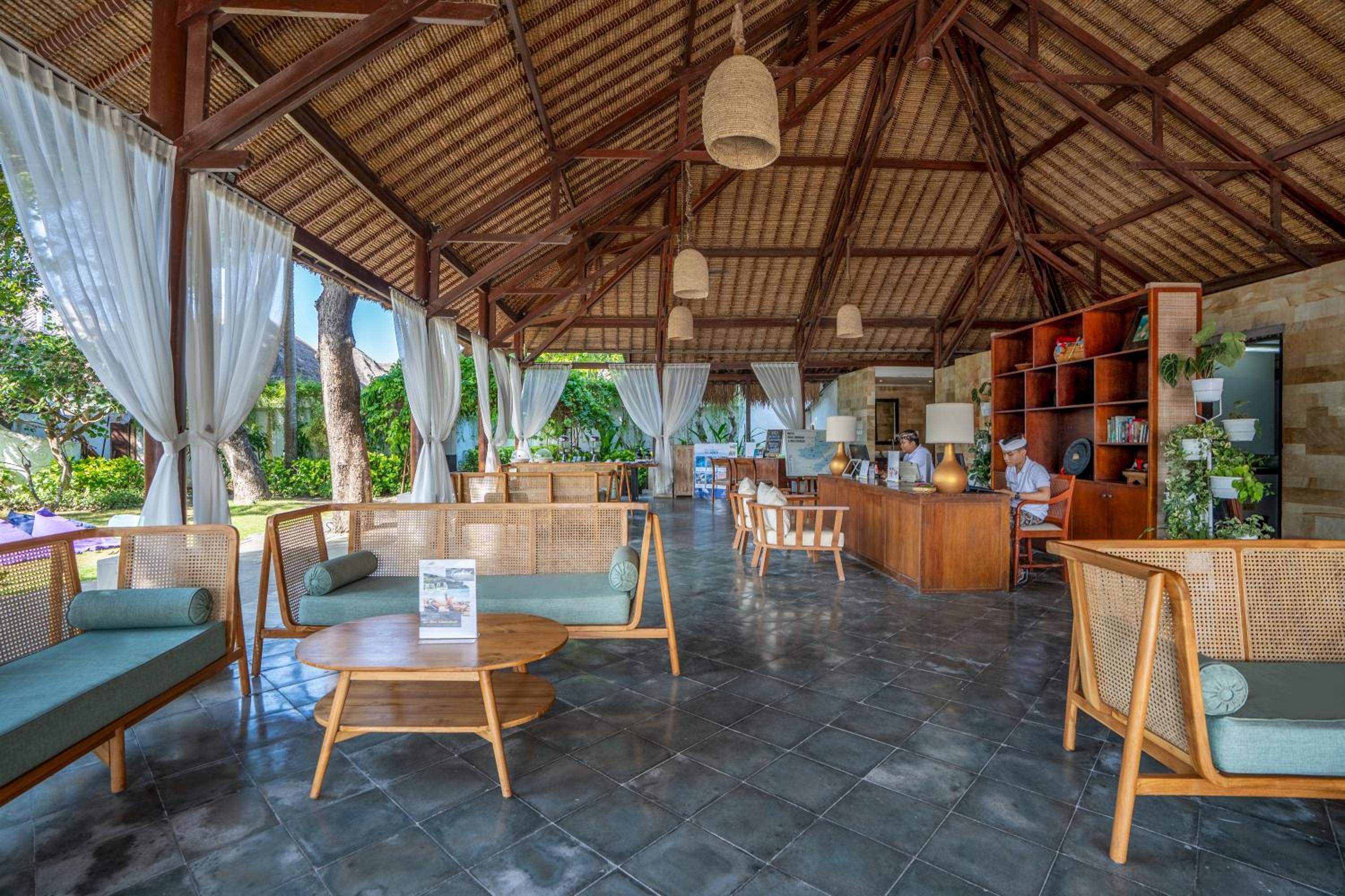 Lembongan Beach Club & Resort