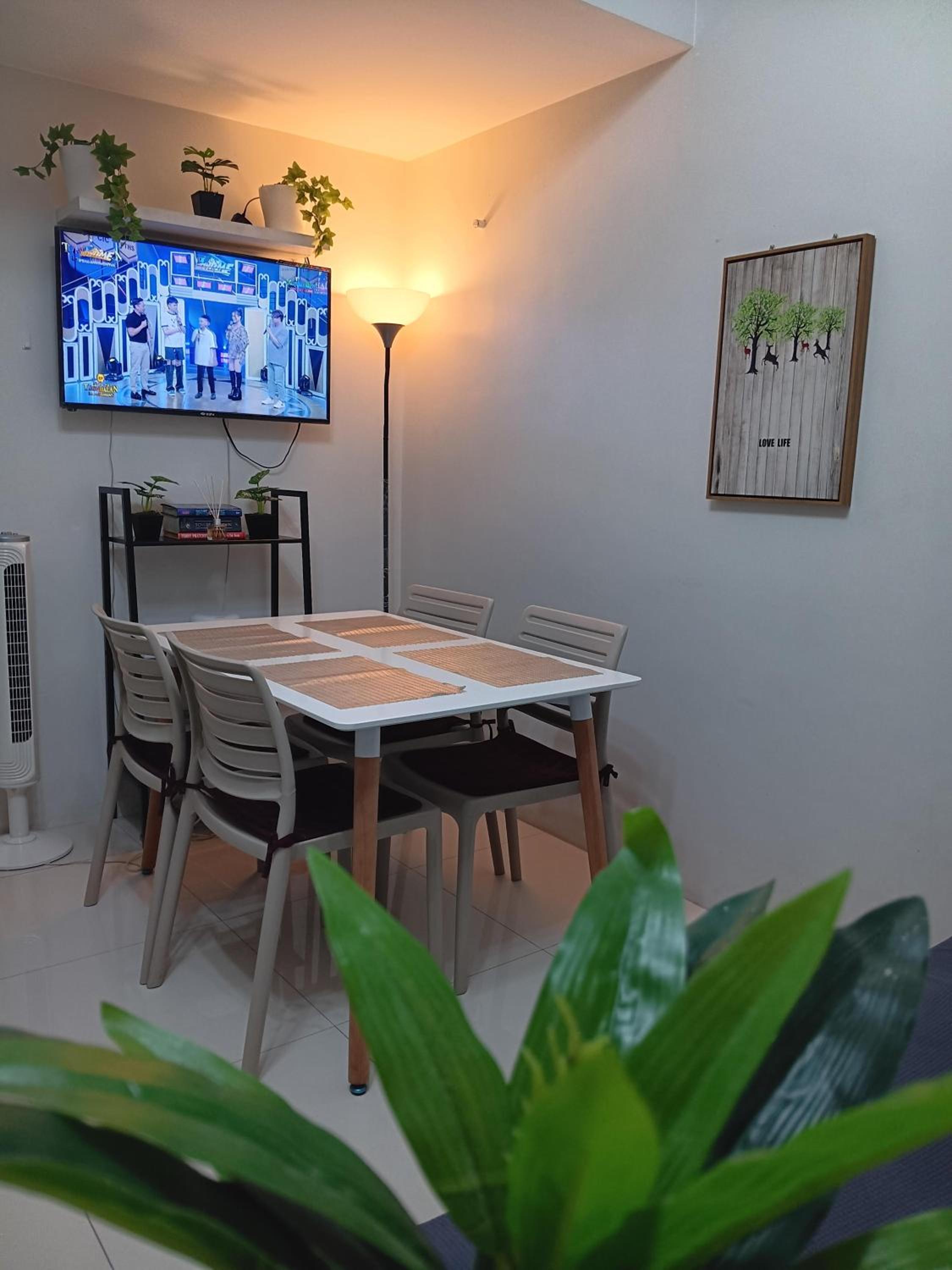 CB Homestay 2BR Unit Taguig Self-Check-In & Wi-Fi view 3