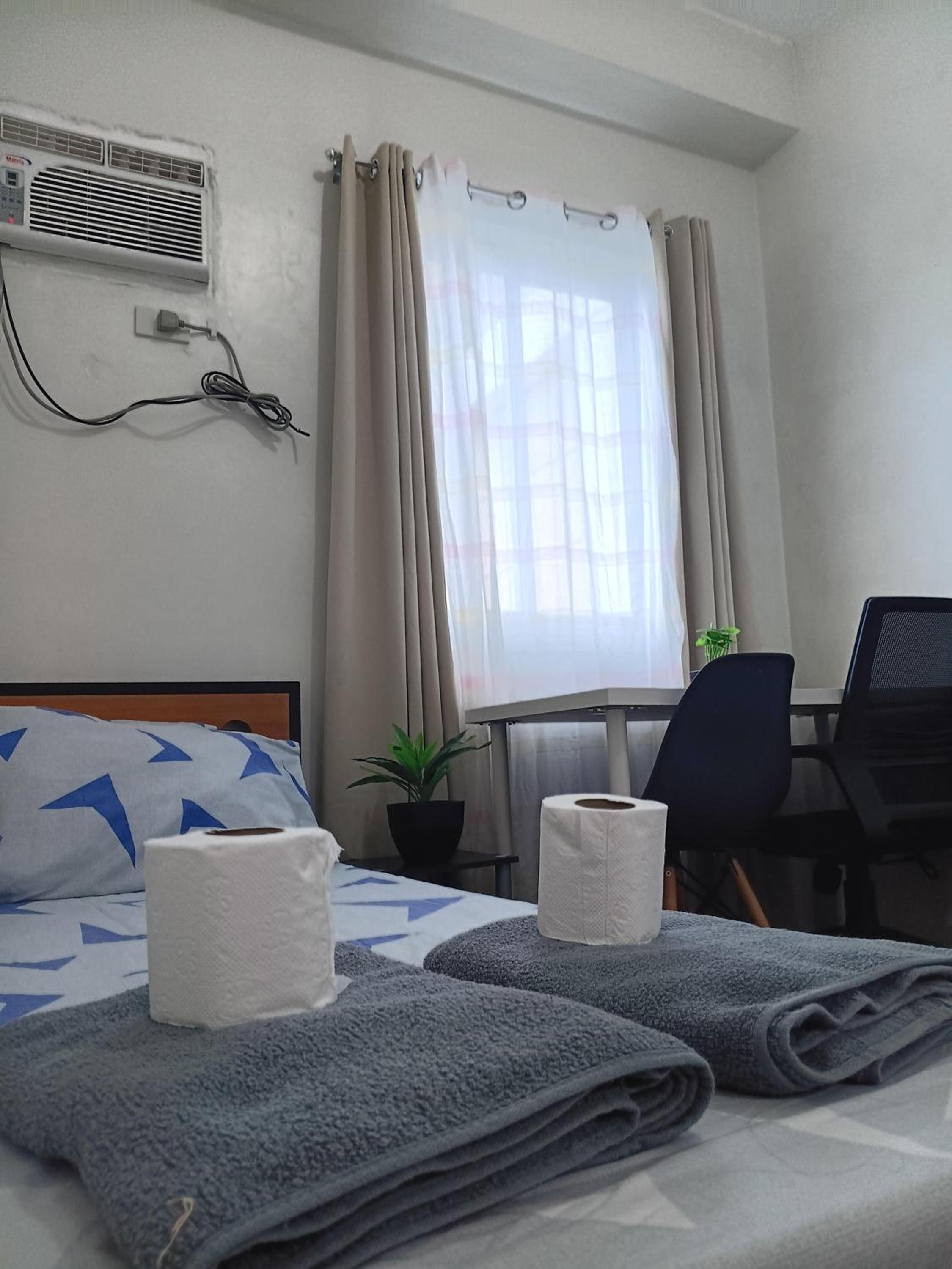 CB Homestay 2BR Unit Taguig Self-Check-In & Wi-Fi view 4