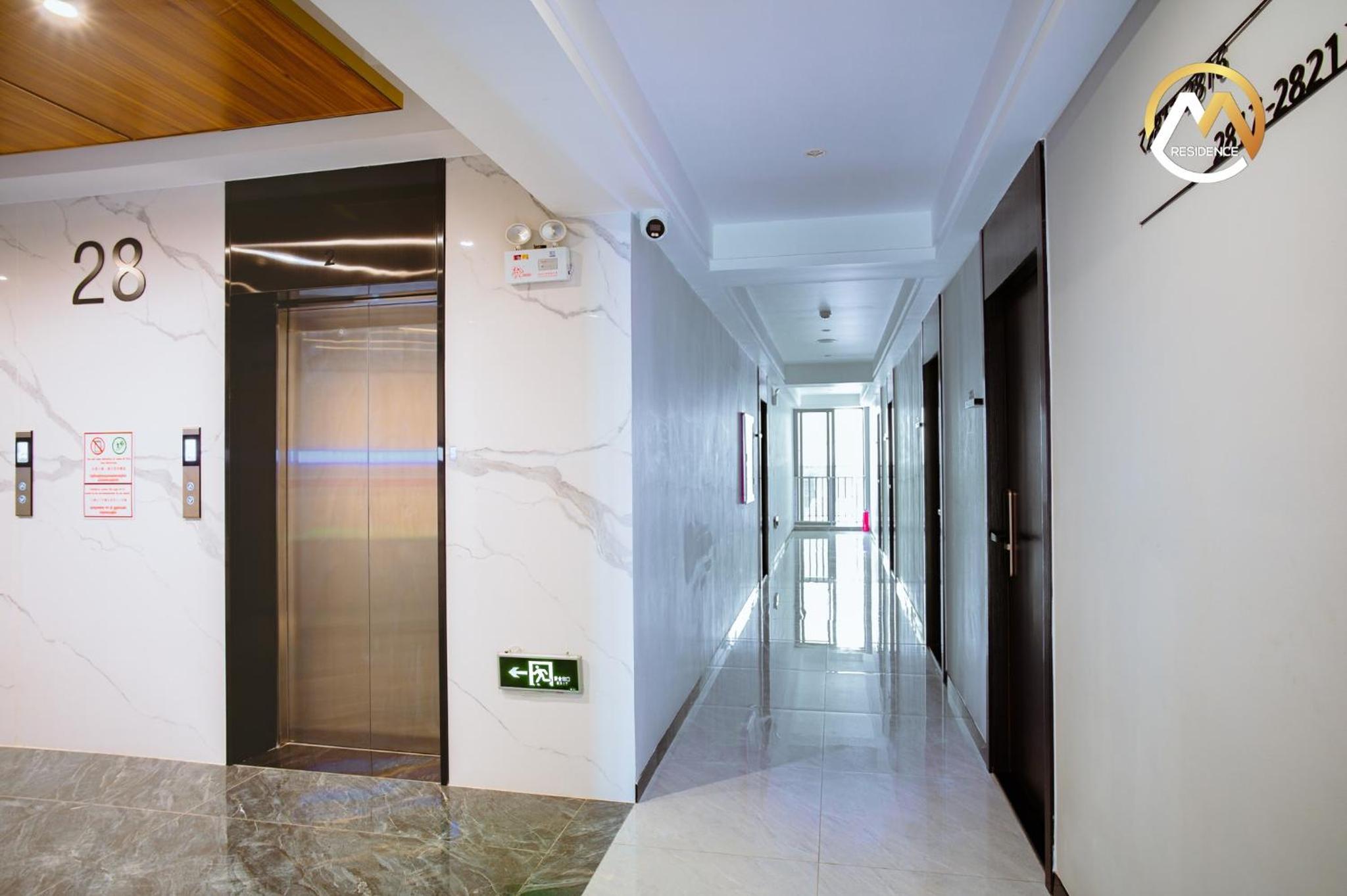 Hotel Serviced Apartments Top One Infinity Pool with View of 360 Degree view 4
