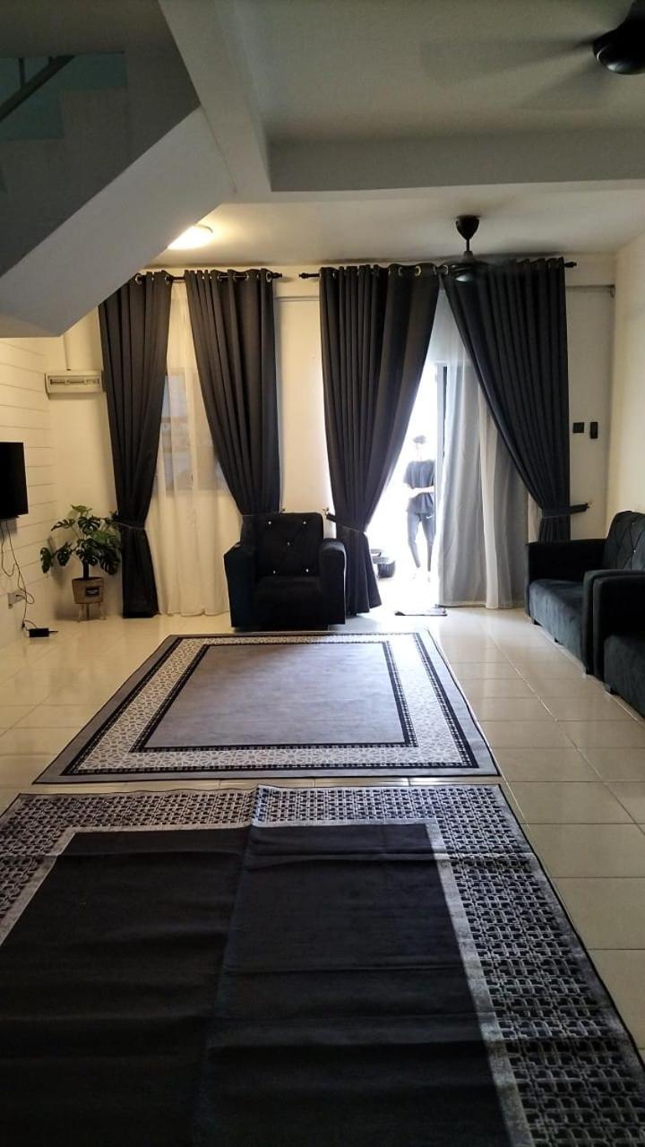 Famus Homestay