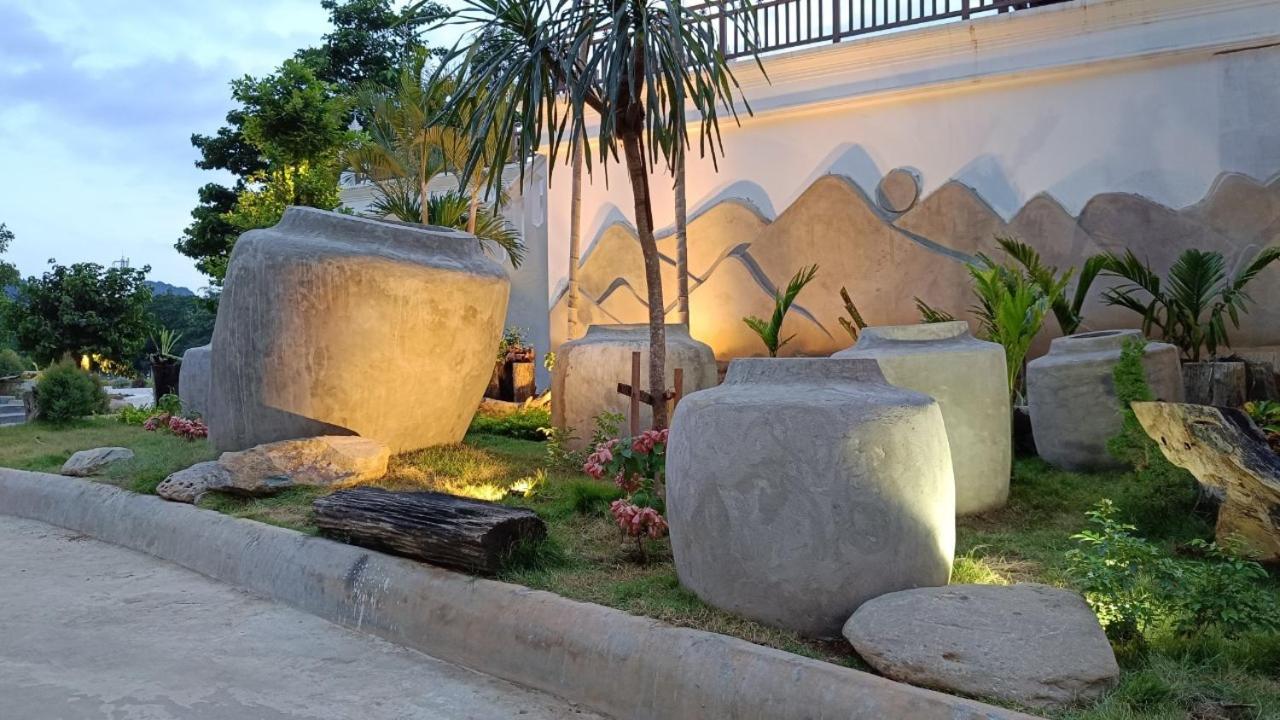 Phubarn VimarnVangvieng Resort