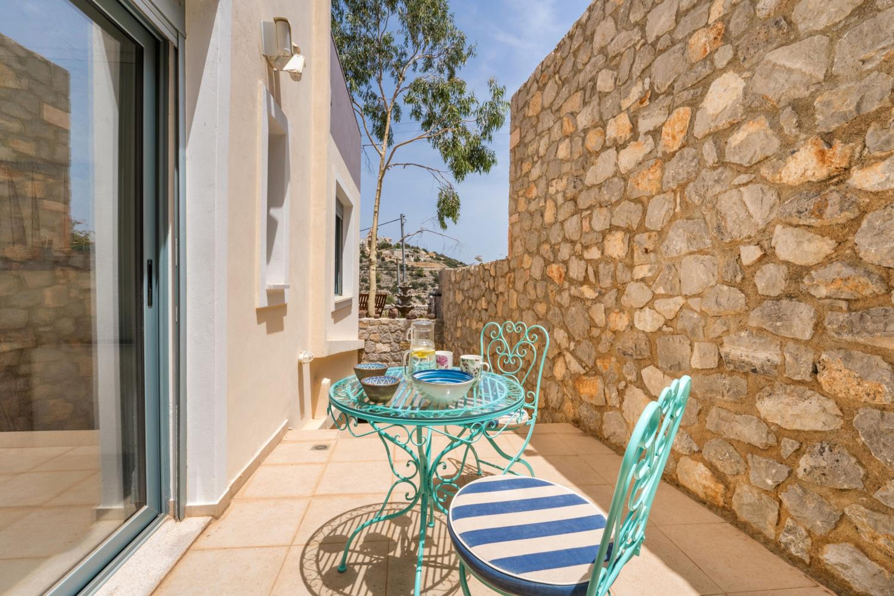 Cozy Apartment by the sea view 4