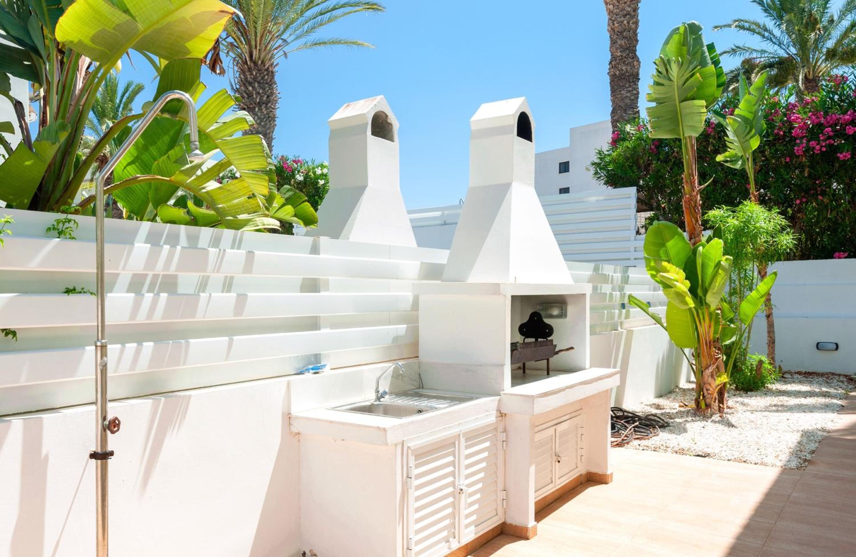 Villa Anemona - 100m from Pernera Beach