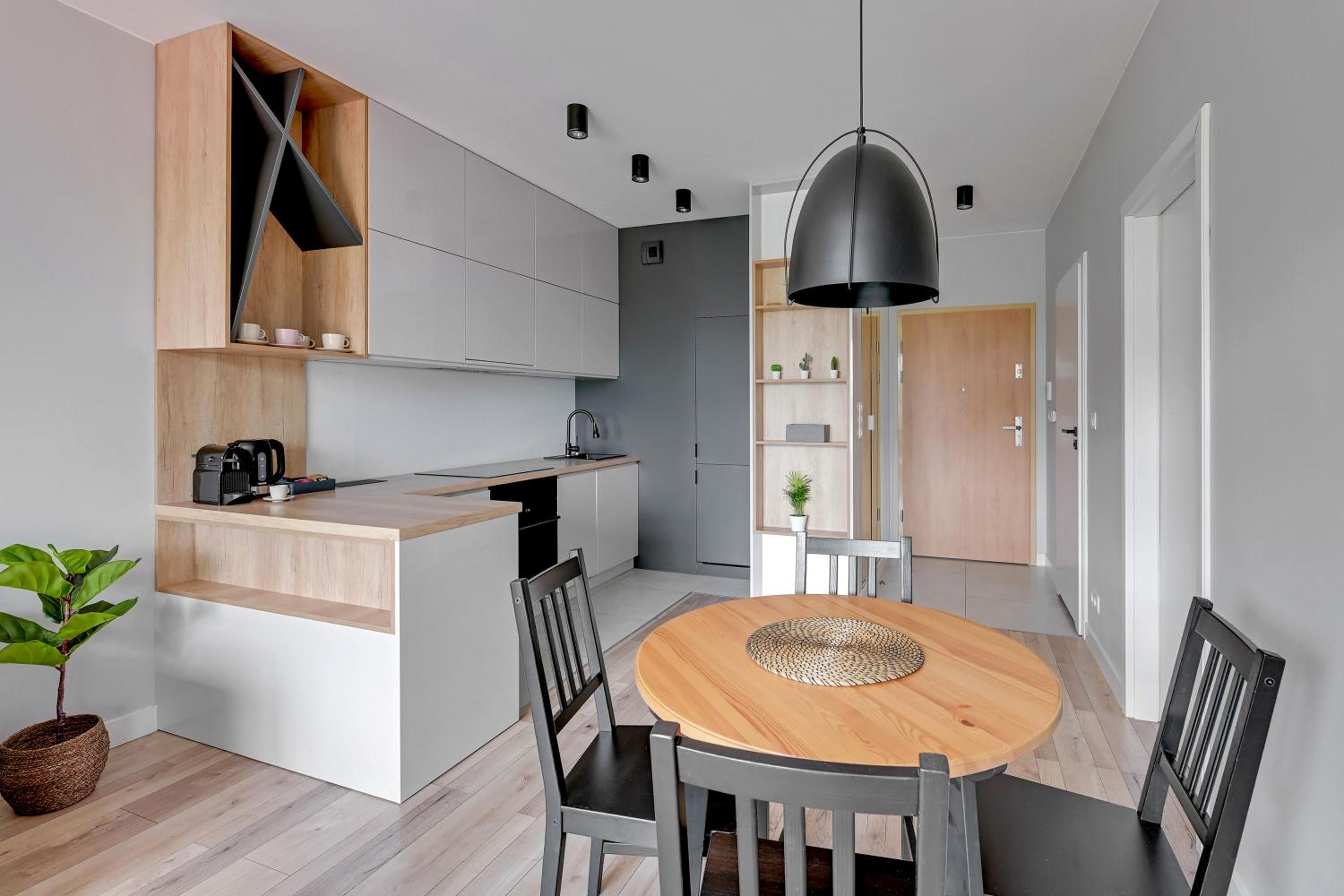 Obrońców Wybrzeża by Downtown Apartments