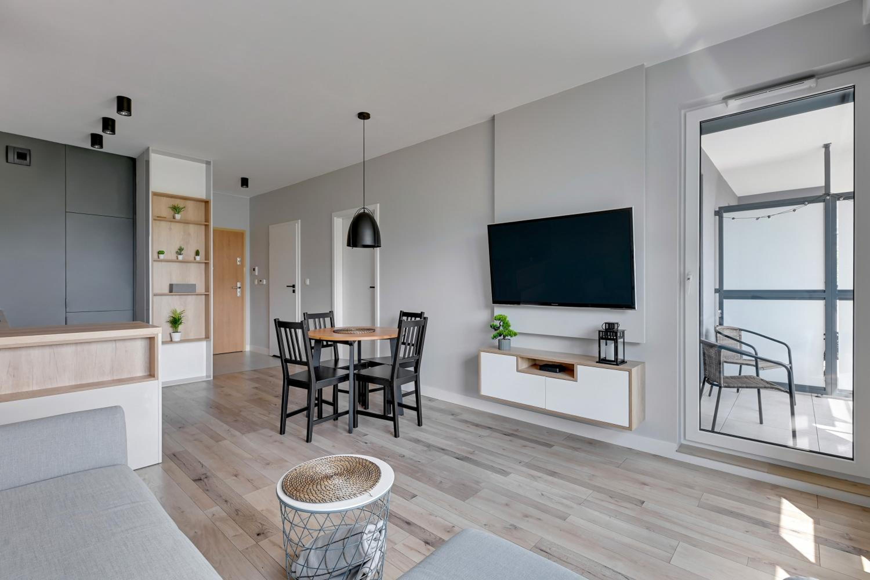 Obrońców Wybrzeża by Downtown Apartments