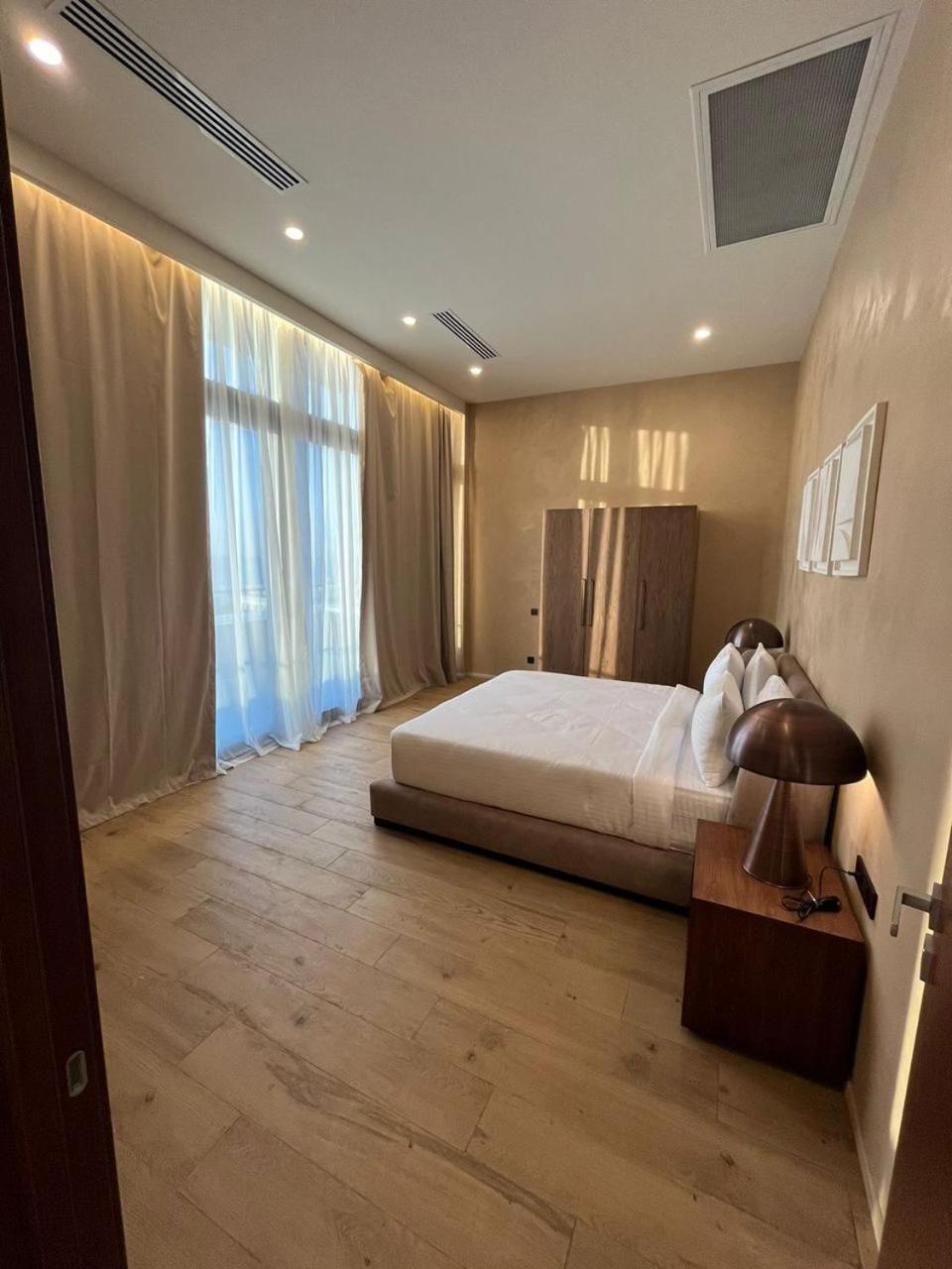 Sea Breeze, White Residence Hotel
