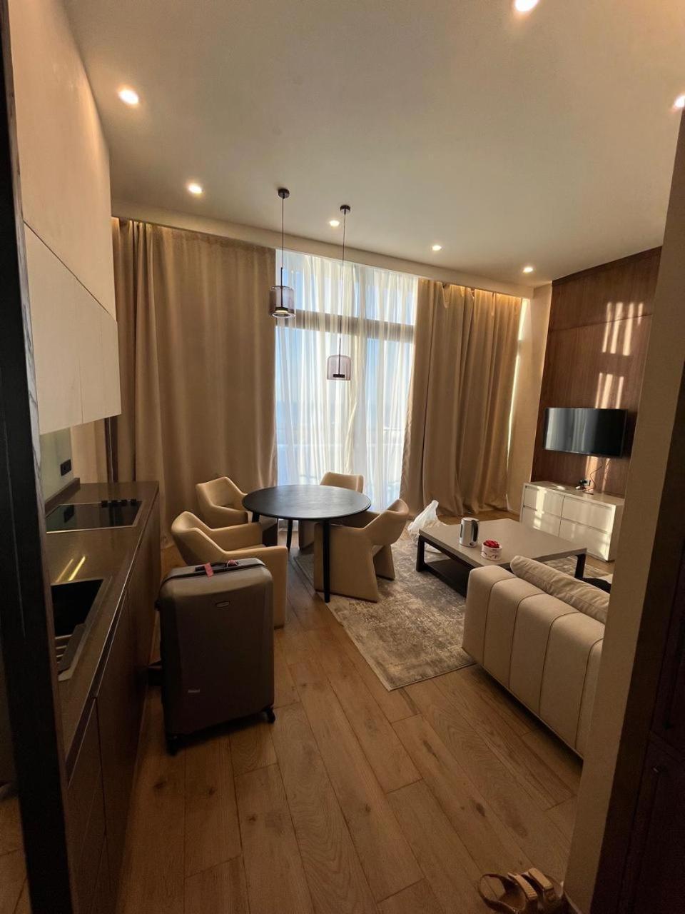 Sea Breeze, White Residence Hotel