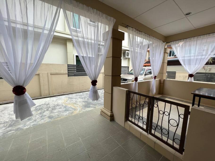 Jk Romance House 20Pax 6Carparks photo 4