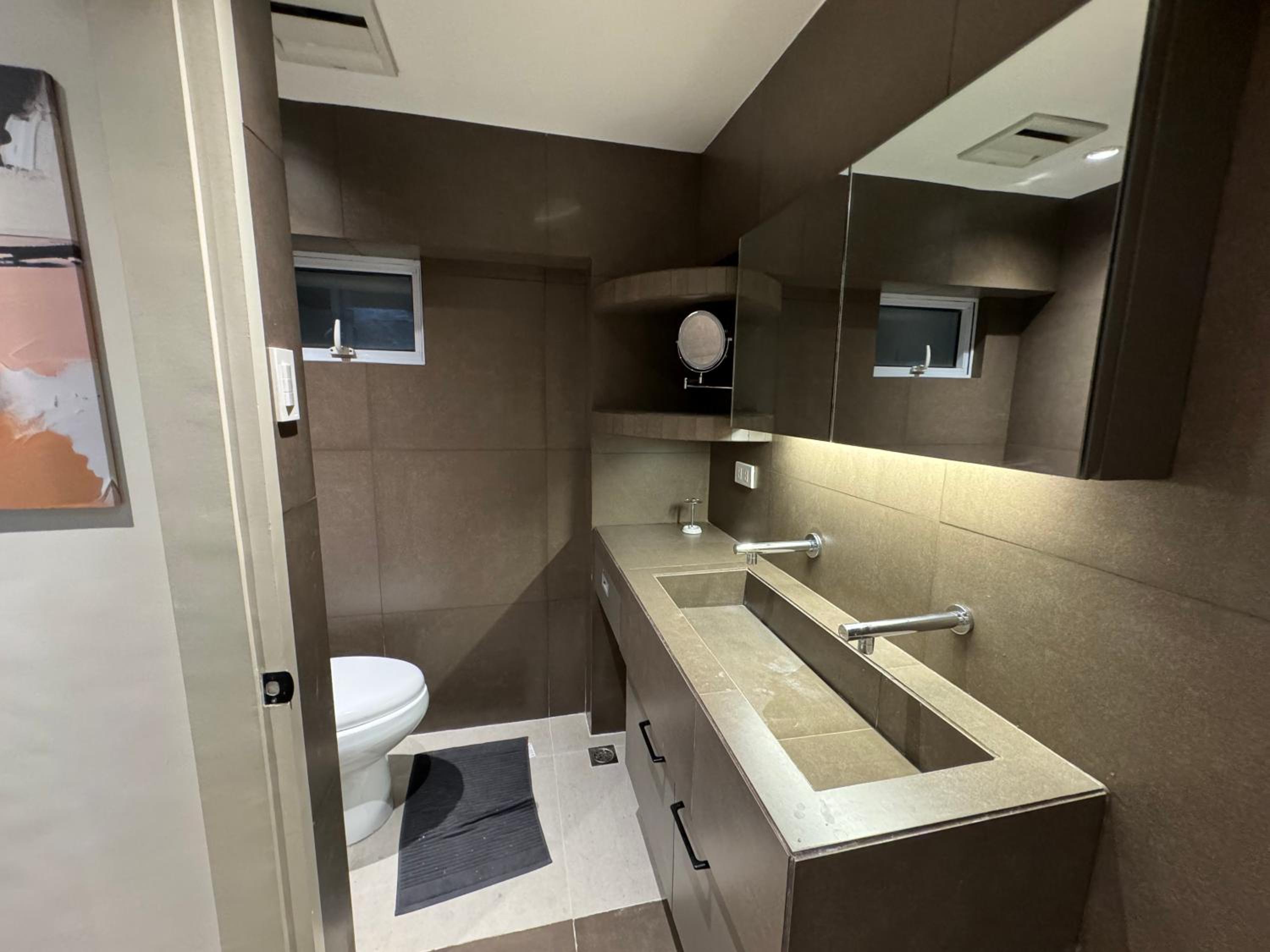 Dazzling fully furnished unit BGC w Pool view 4