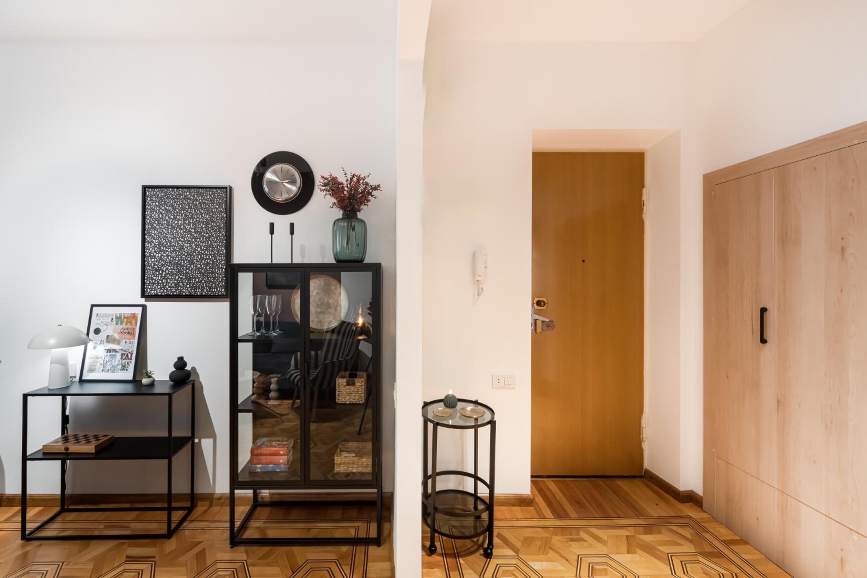 Neva Apartment by Downtown Inn