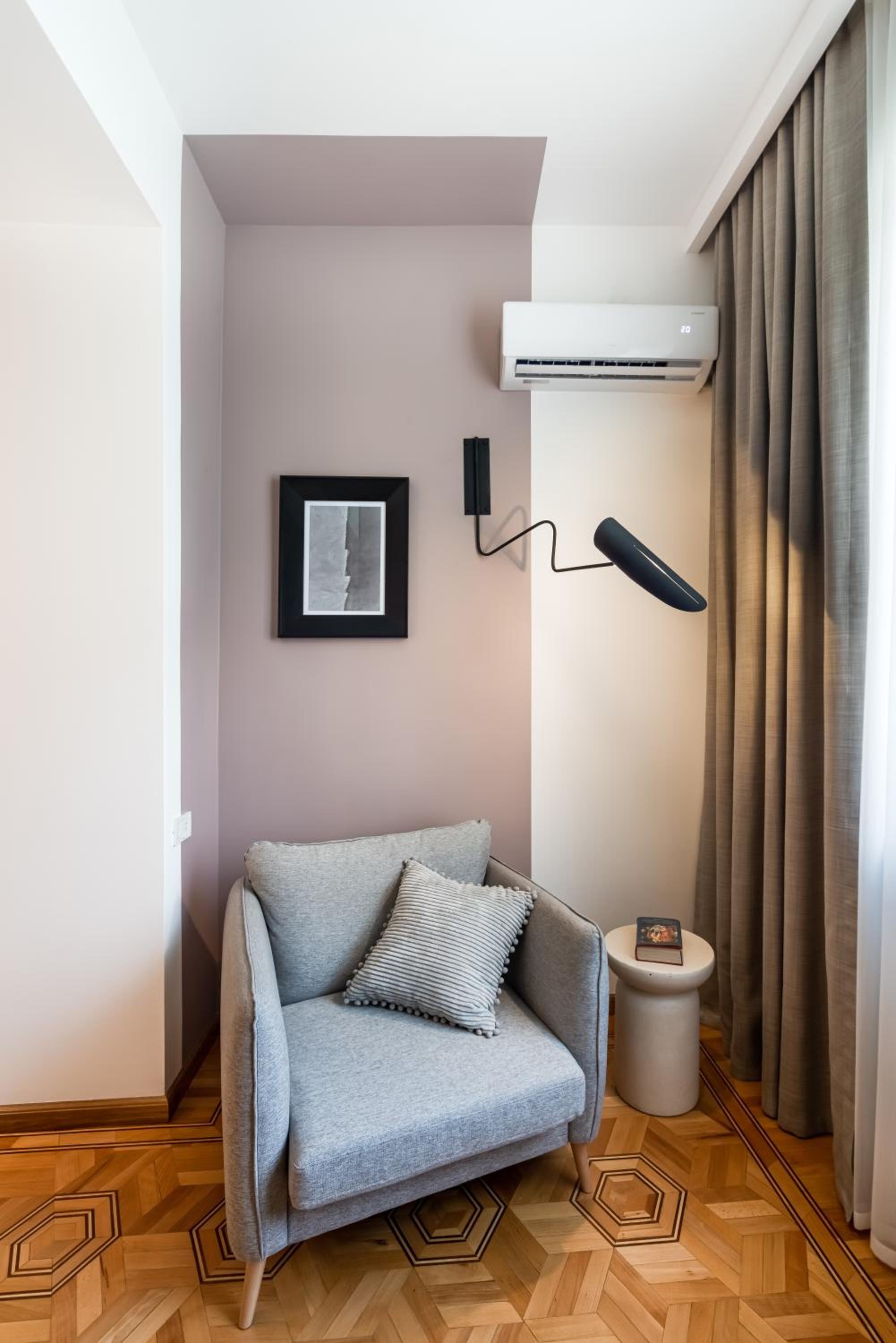 Neva Apartment by Downtown Inn