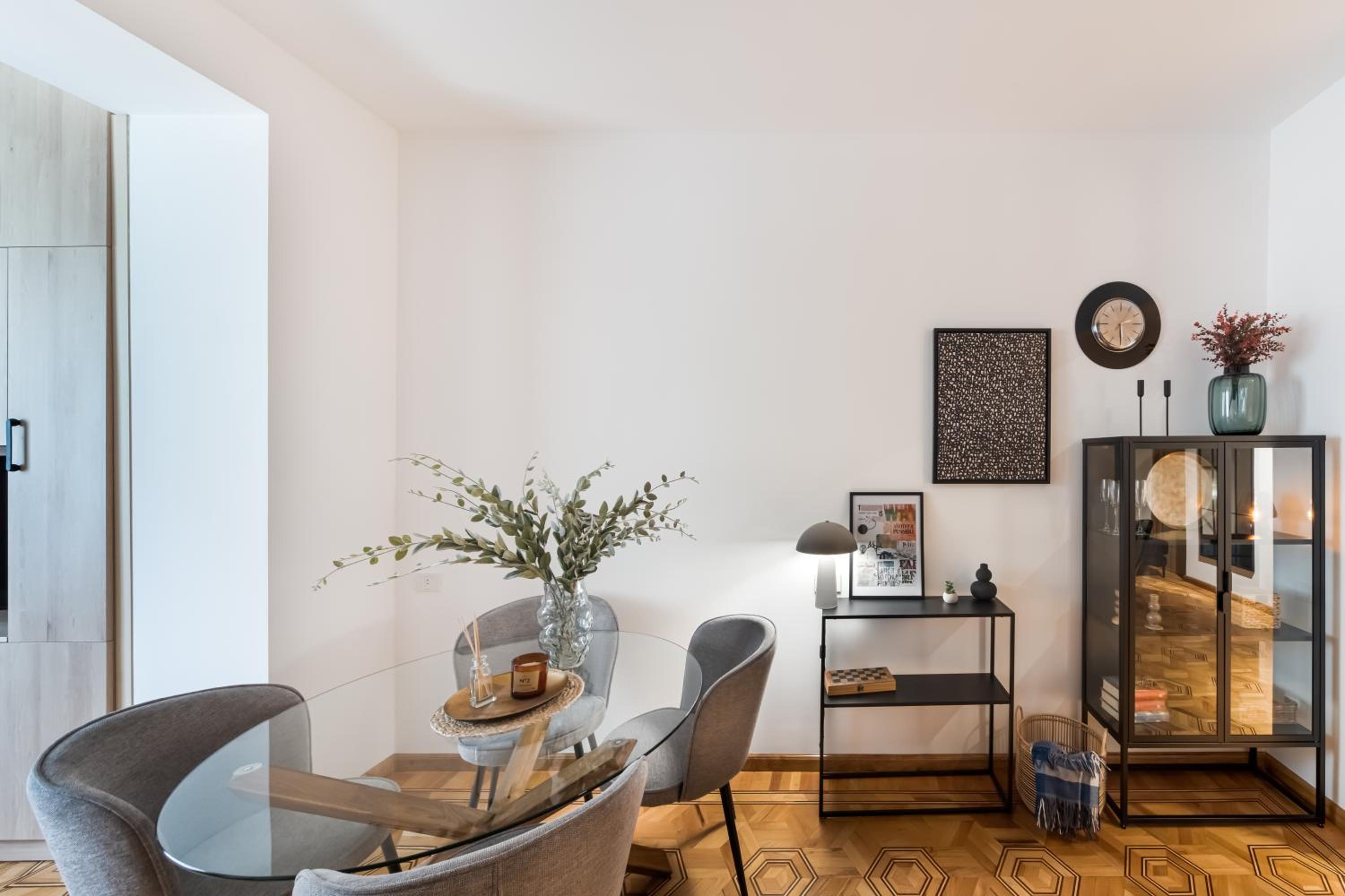 Neva Apartment by Downtown Inn